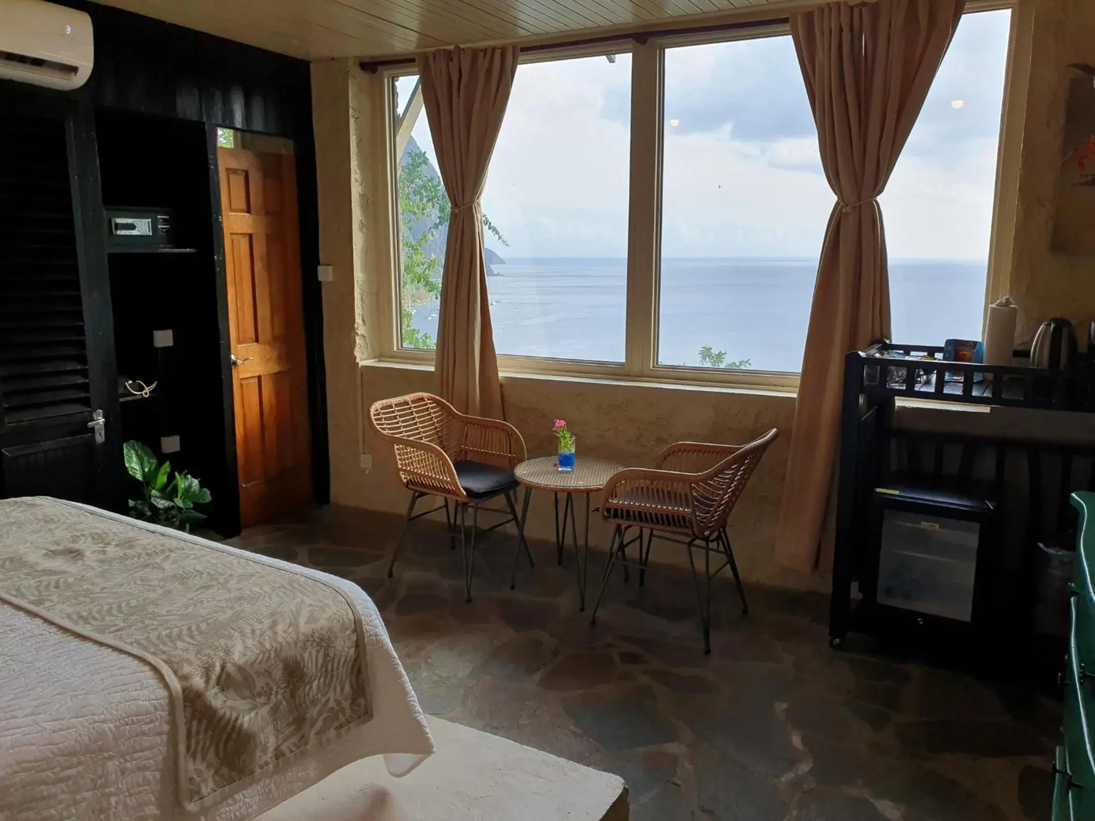 Deluxe Queen Room in Green Fig Resort & Spa Deluxe Queen Room in Green Fig Resort & Spa