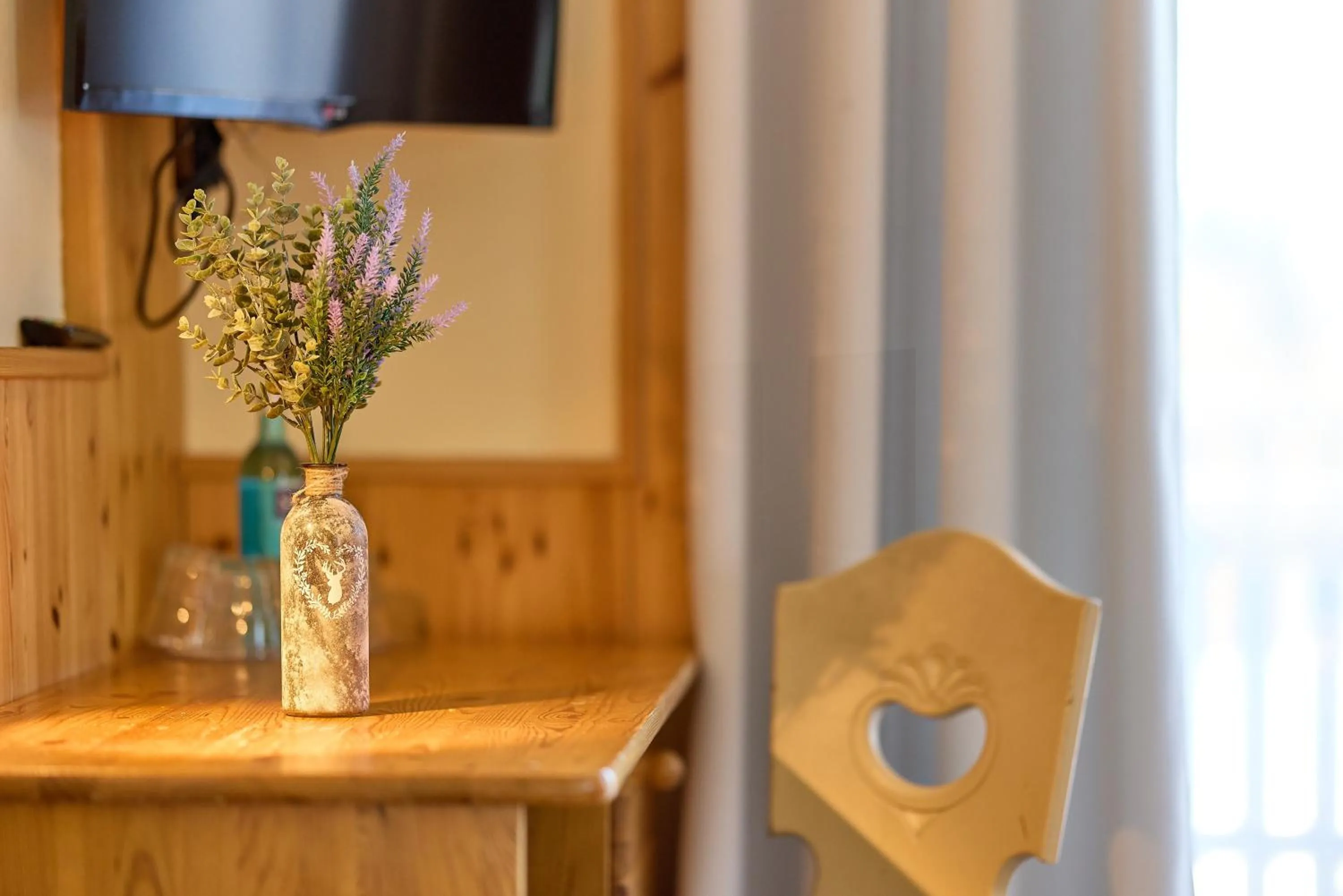 Decorative detail in Airport-Hotel Fortuna