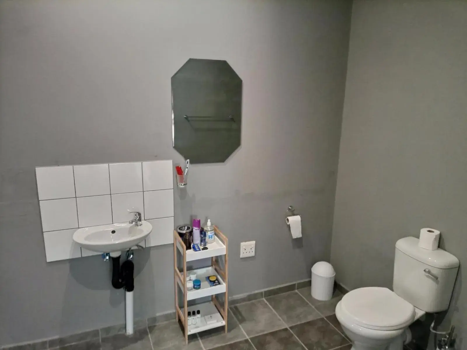 Quadruple Room - single occupancy in Nqabanqaba Quadruple Room - single occupancy in Nqabanqaba