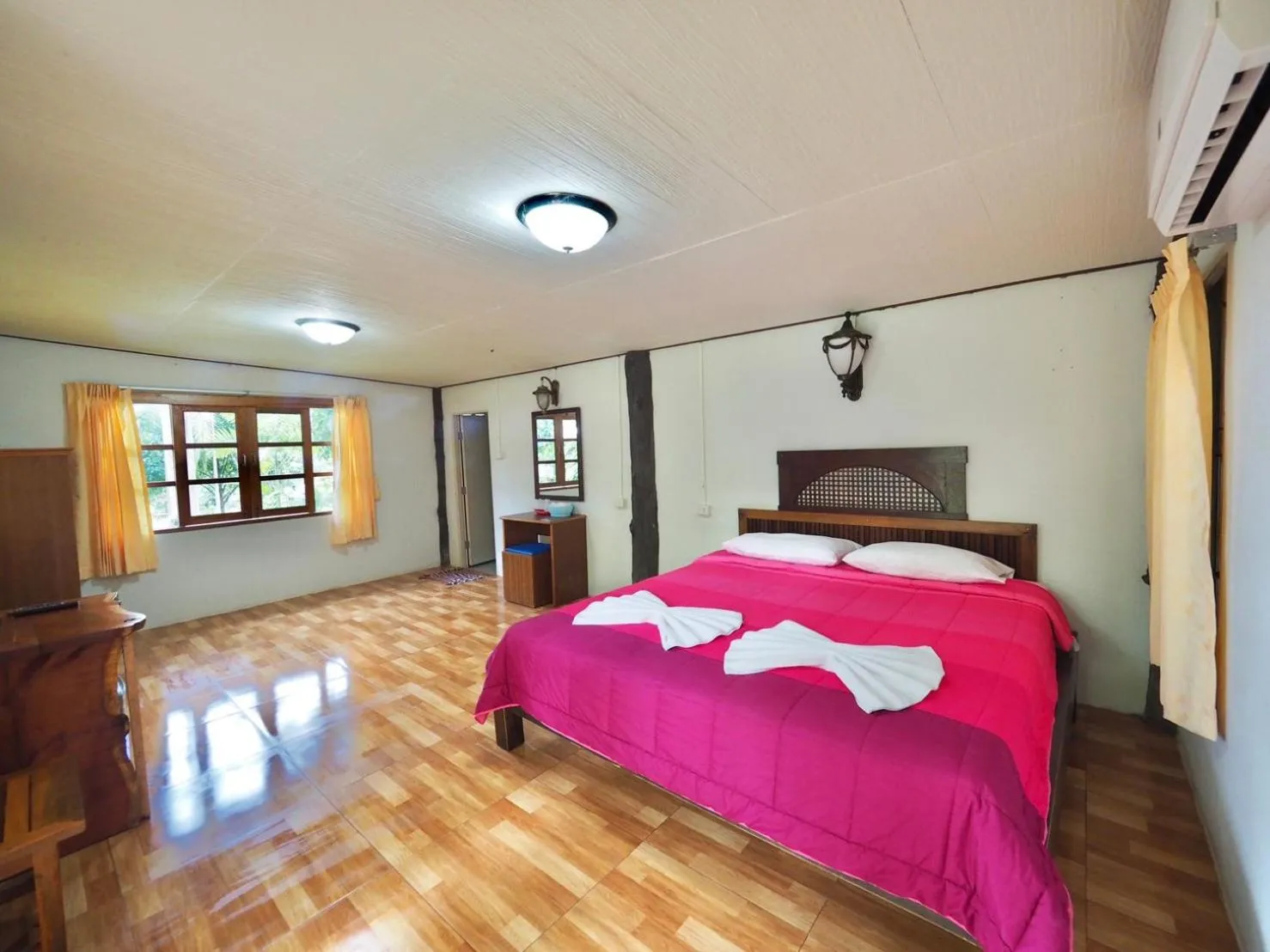 Bed in Baan Pak Rim Kuaen Resort