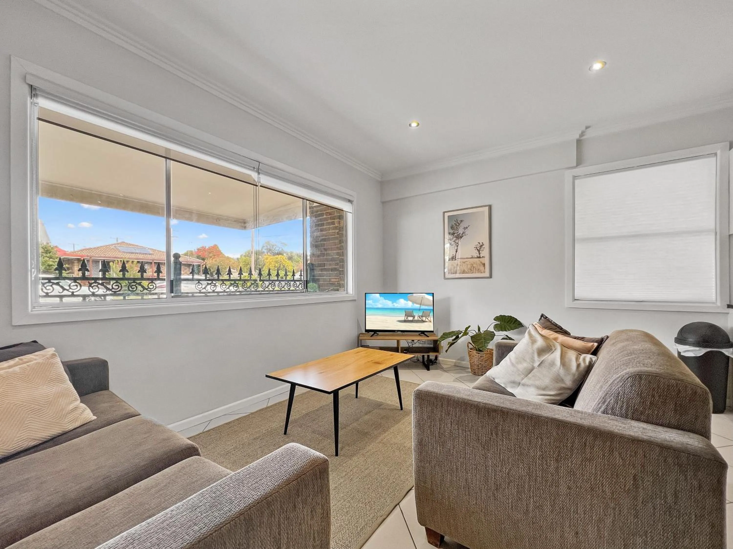 Central Armidale 2-Bedroom Apartment