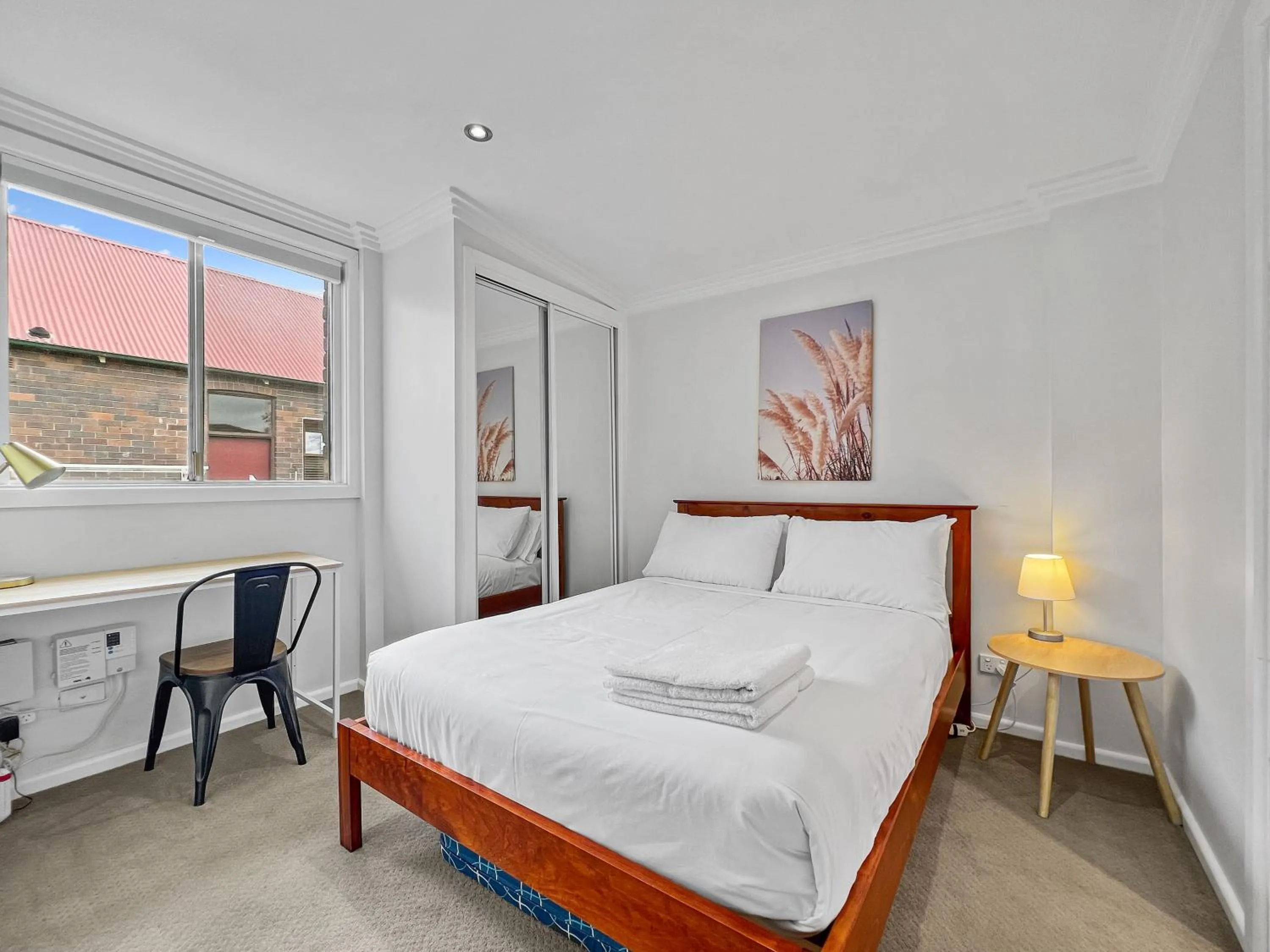 Central Armidale 2-Bedroom Apartment