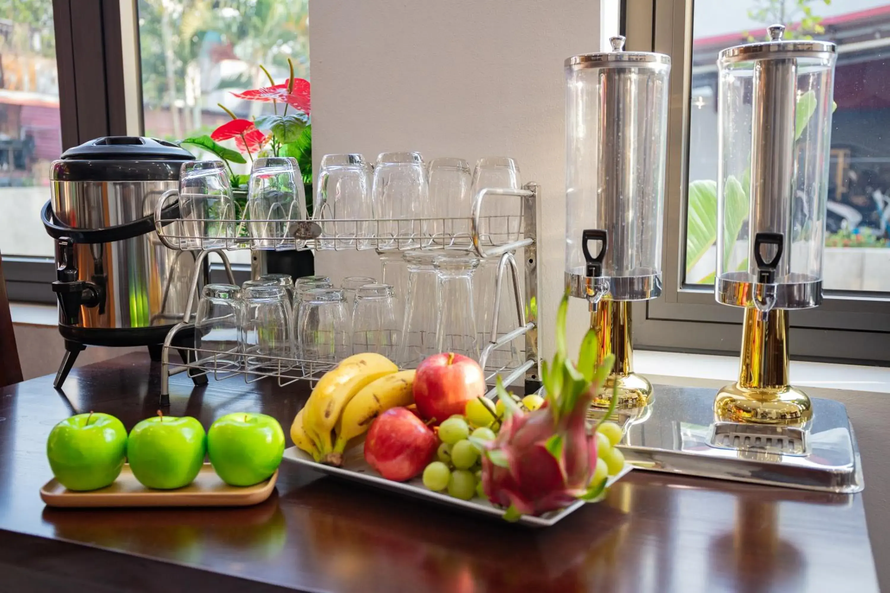 Breakfast in Airport Classic Hotel & Travel Breakfast in Airport Classic Hotel & Travel