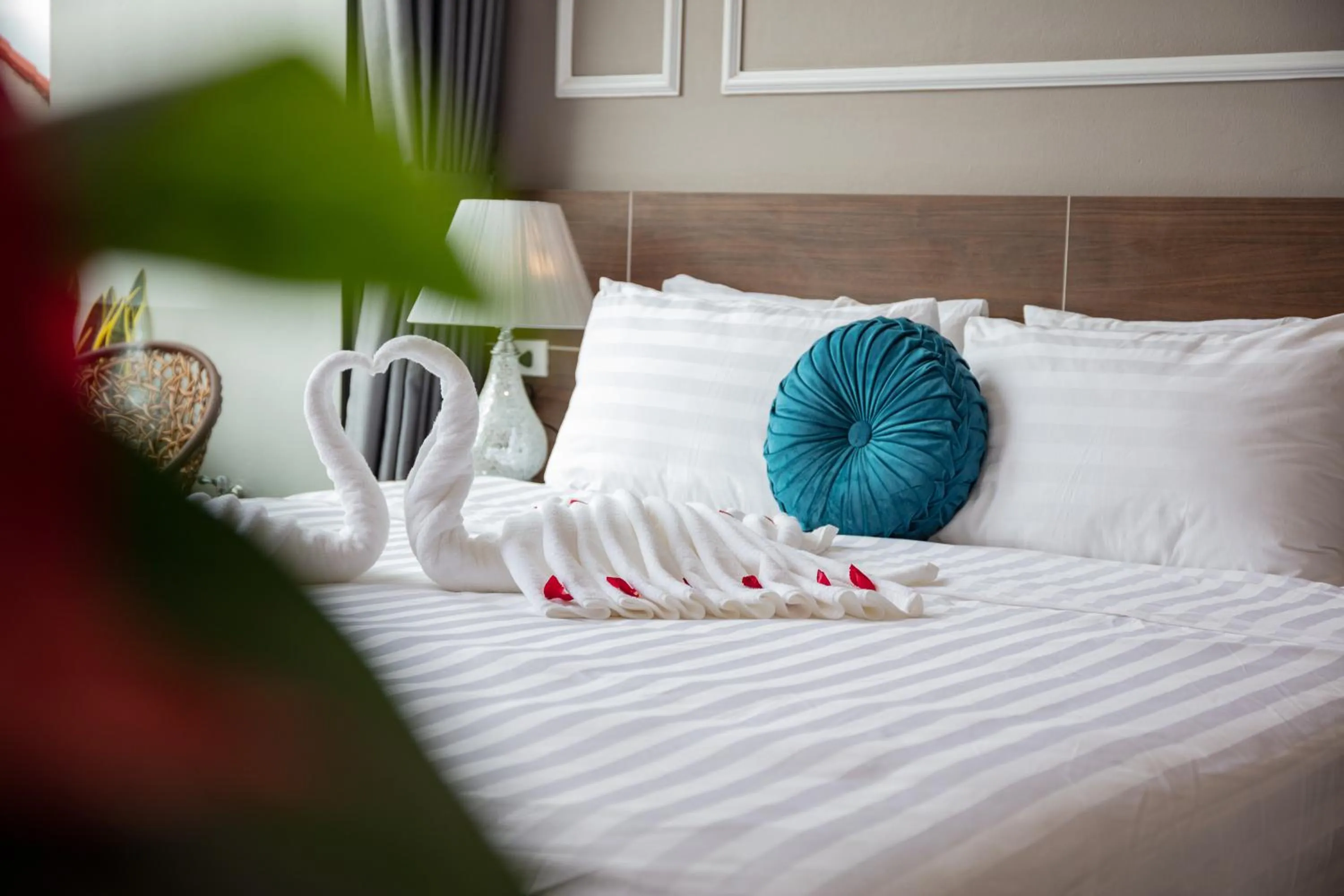 Bed in Airport Classic Hotel & Travel