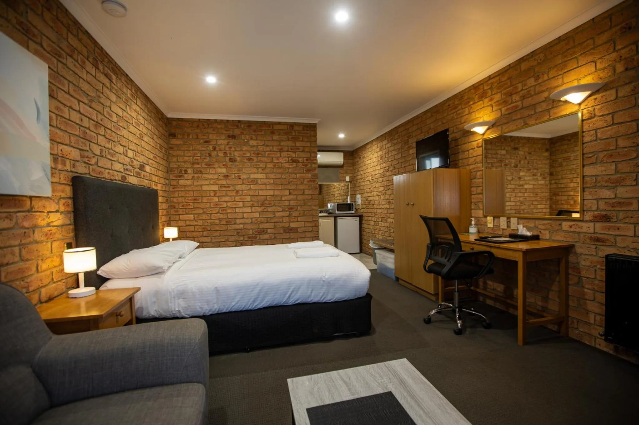 Bed in Wonthaggi Motel