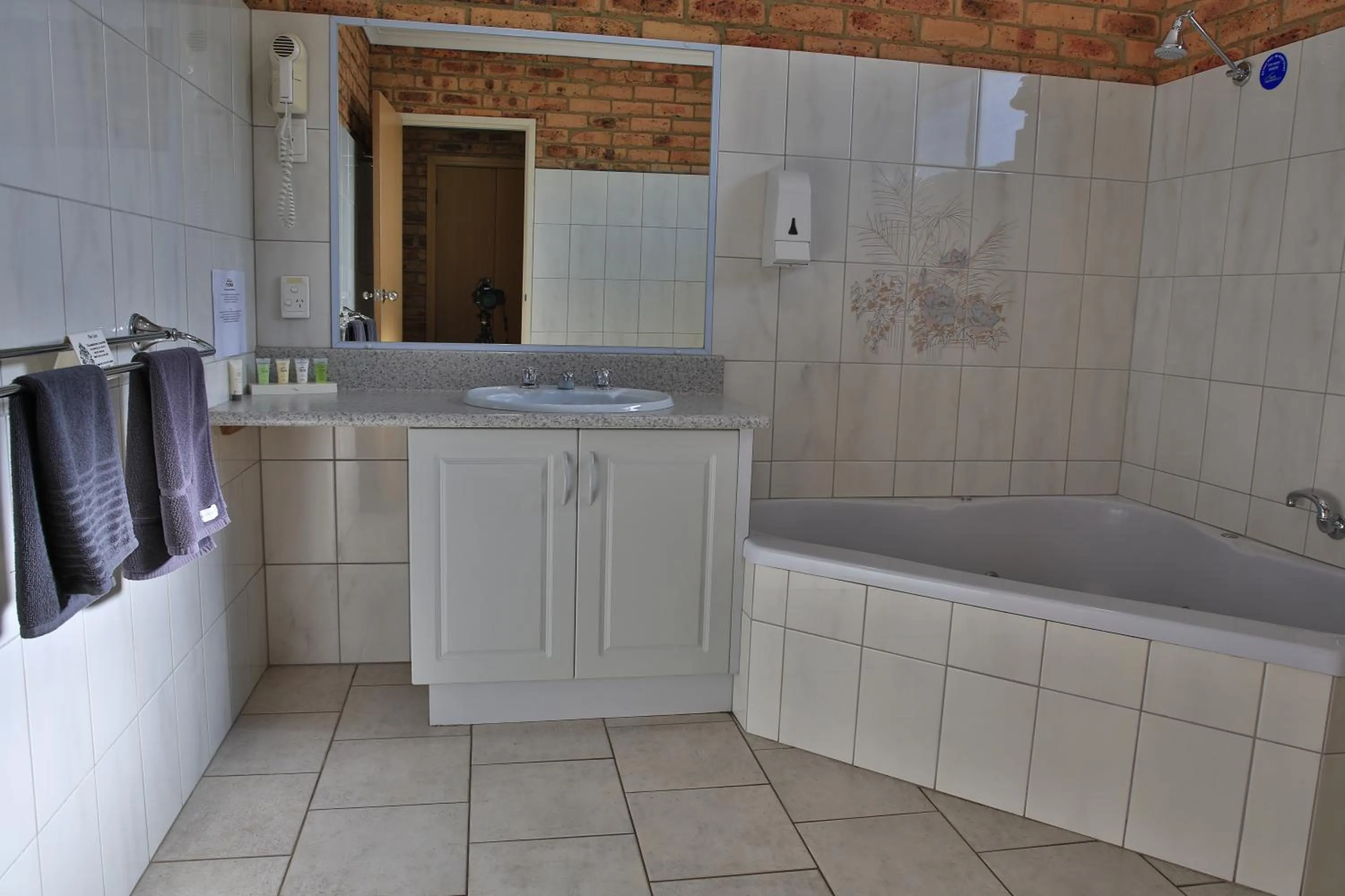 Bathroom in Wonthaggi Motel