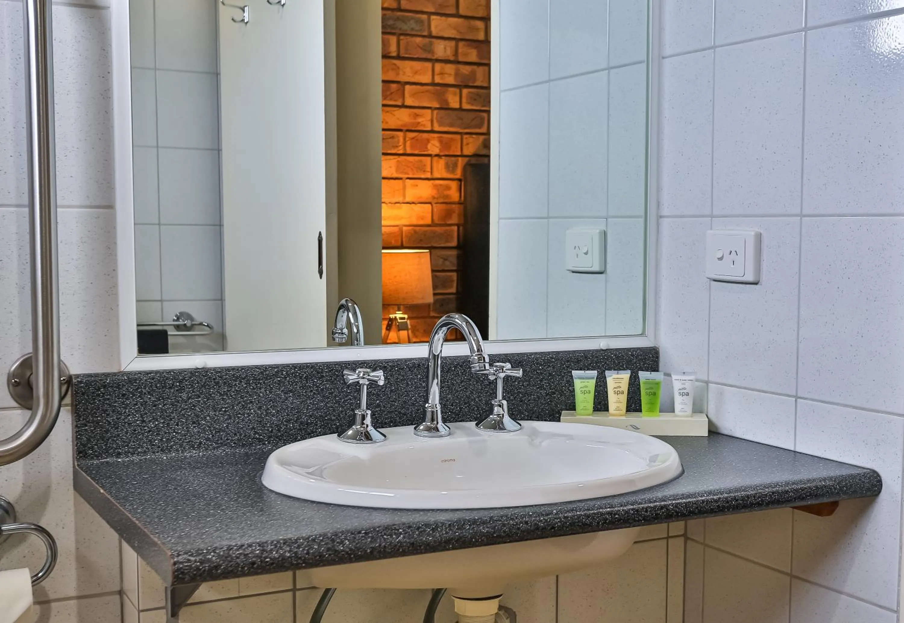 Bathroom in Wonthaggi Motel