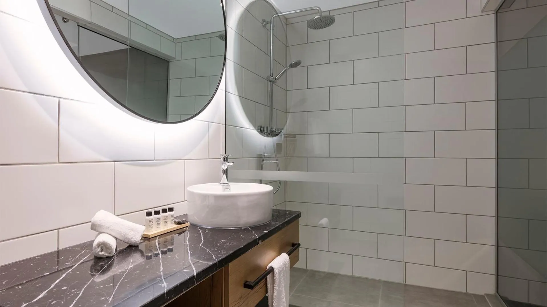 Bathroom in Hotel Room @ 89 Courtenay Place