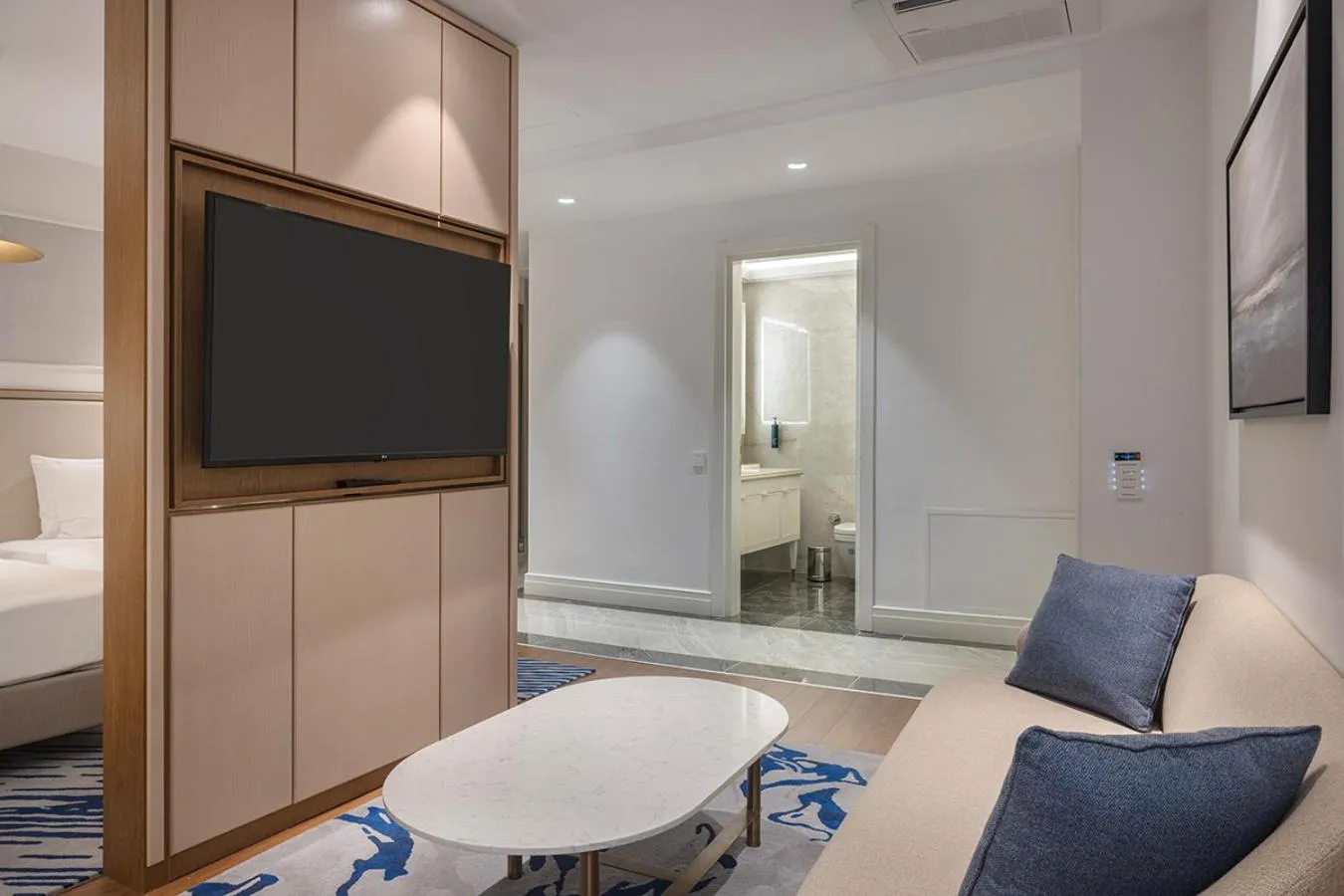 Living room, Bed in Hilton Mall Of Istanbul