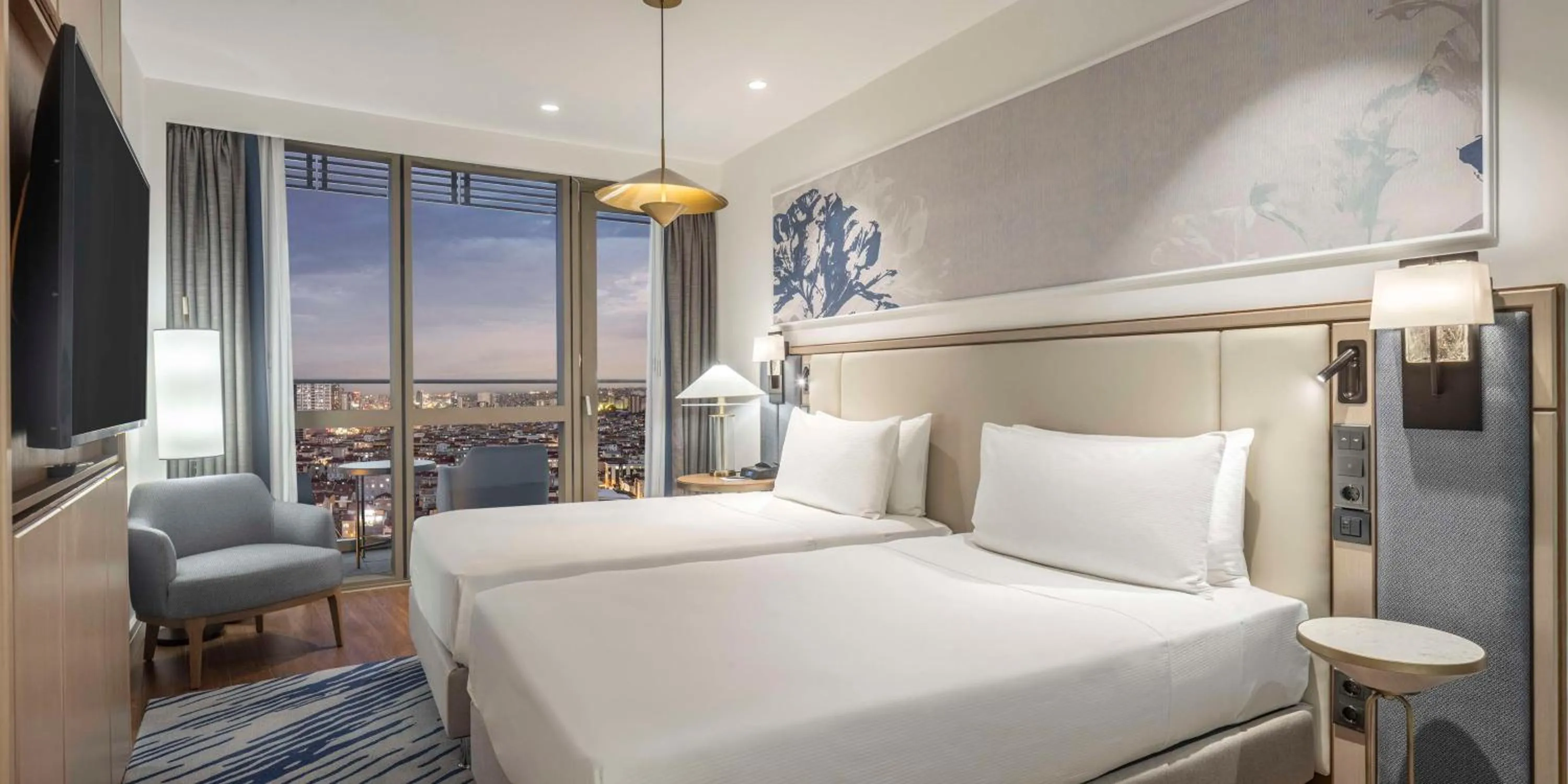 Bedroom, Bed in Hilton Mall Of Istanbul