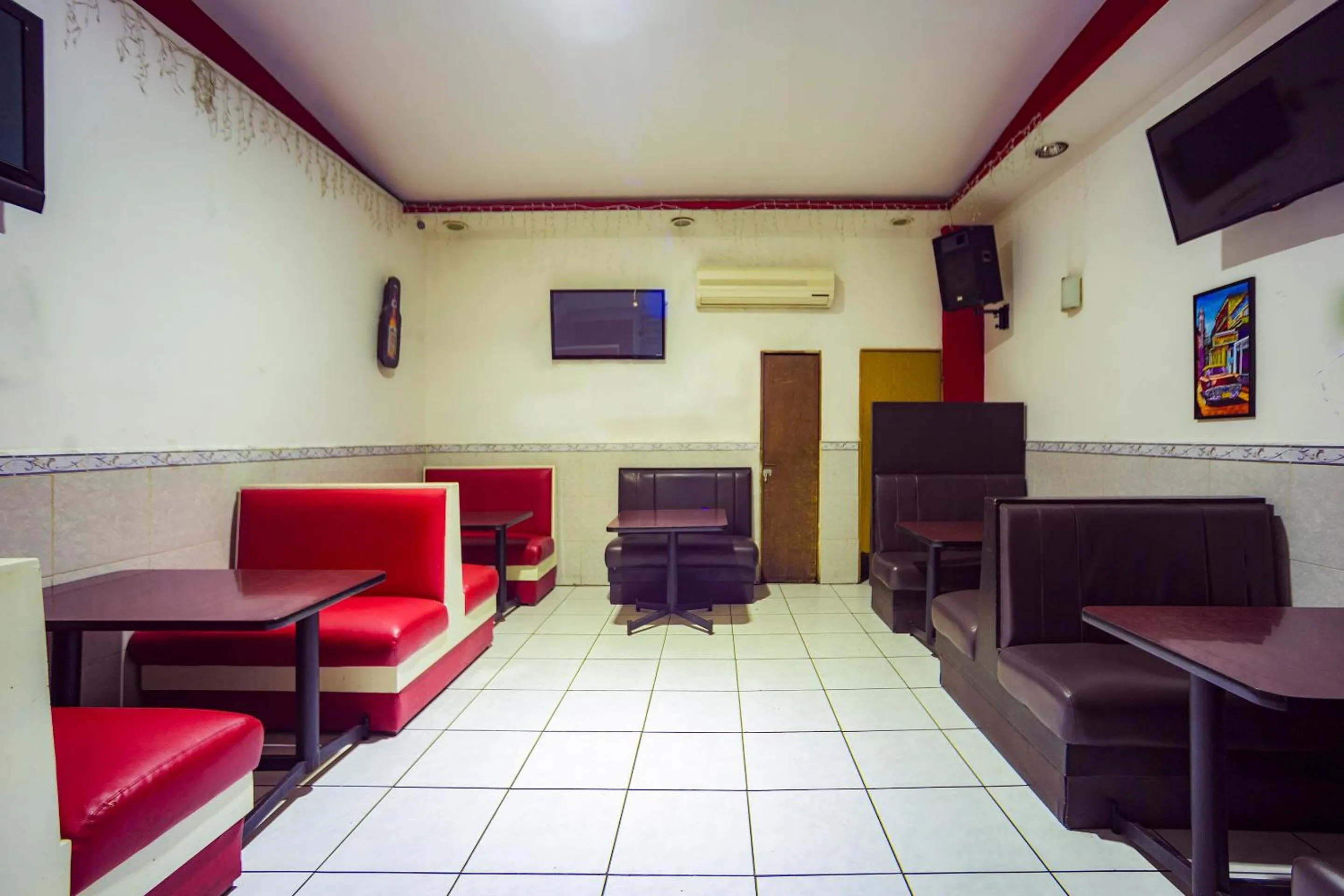 Lounge or bar in Capital O Hotel Diro, Monterrey