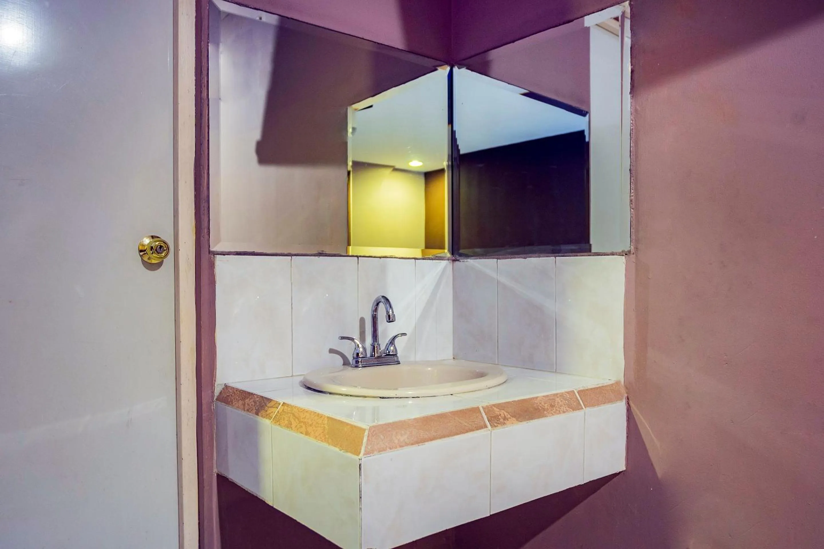 Bathroom in Capital O Hotel Diro, Monterrey