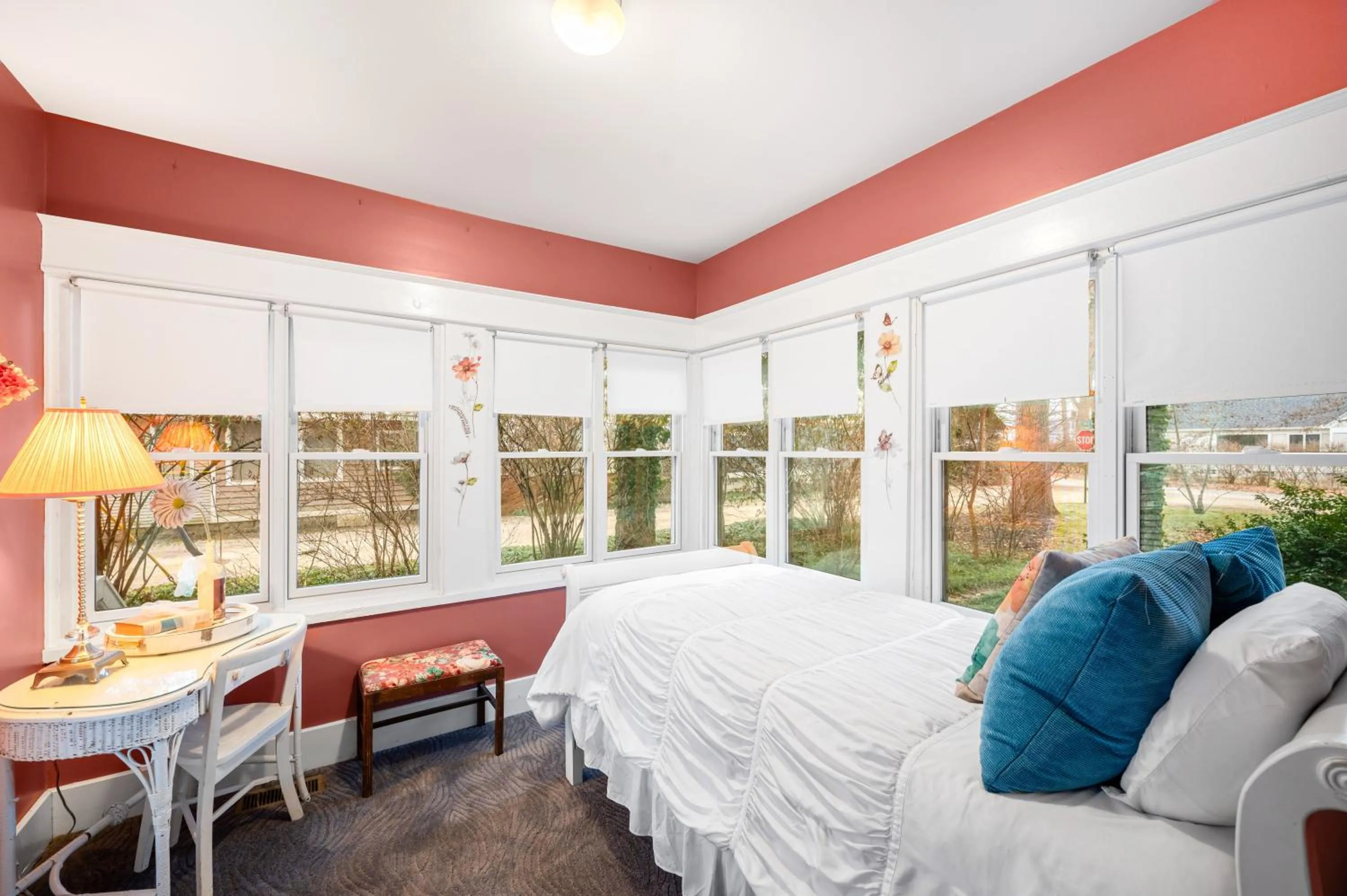 Bed in The Inn at Union Pier