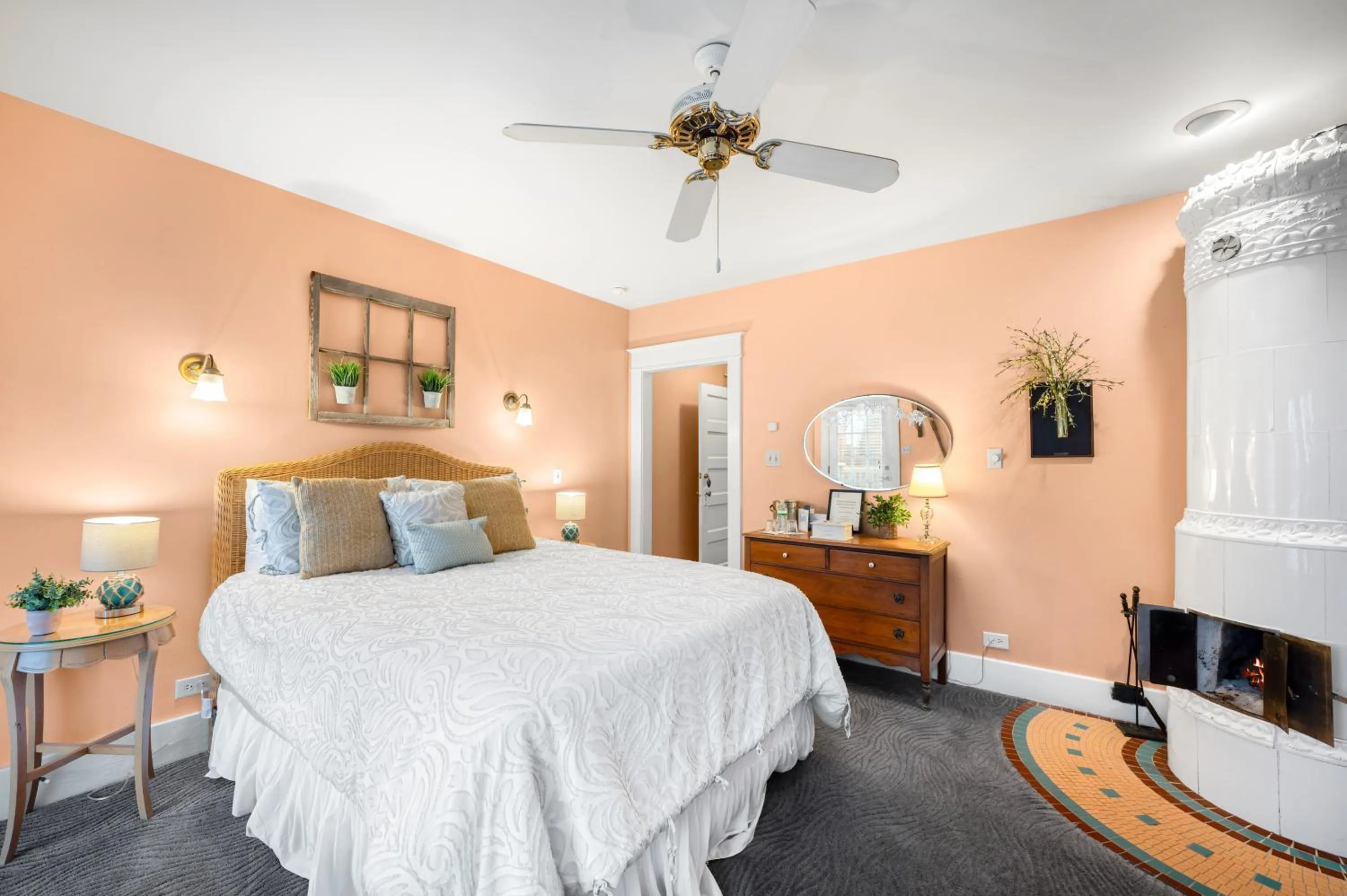 Bed in The Inn at Union Pier