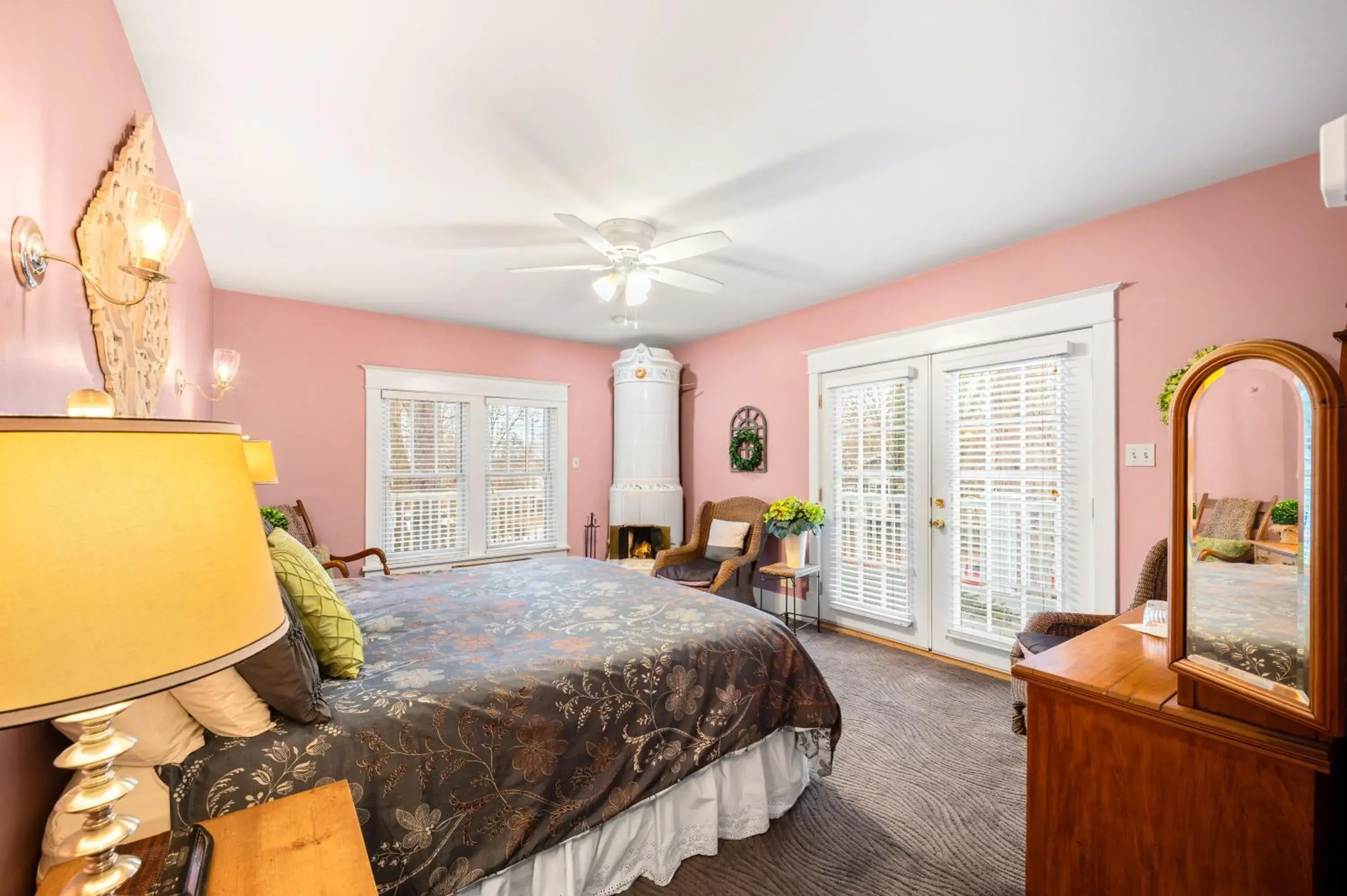 King Room - Room With A View in The Inn at Union Pier King Room - Room With A View in The Inn at Union Pier