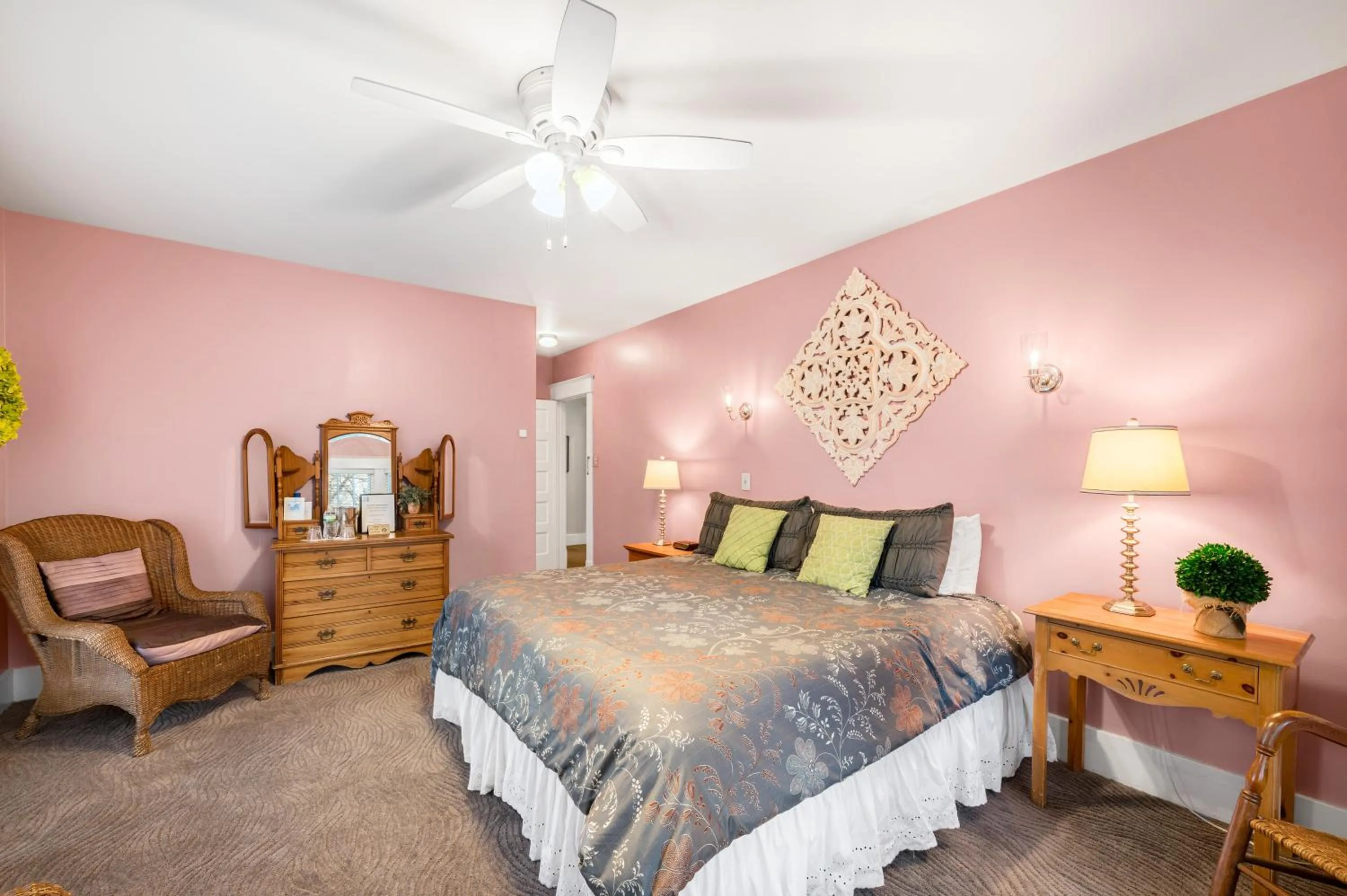 Bed in The Inn at Union Pier