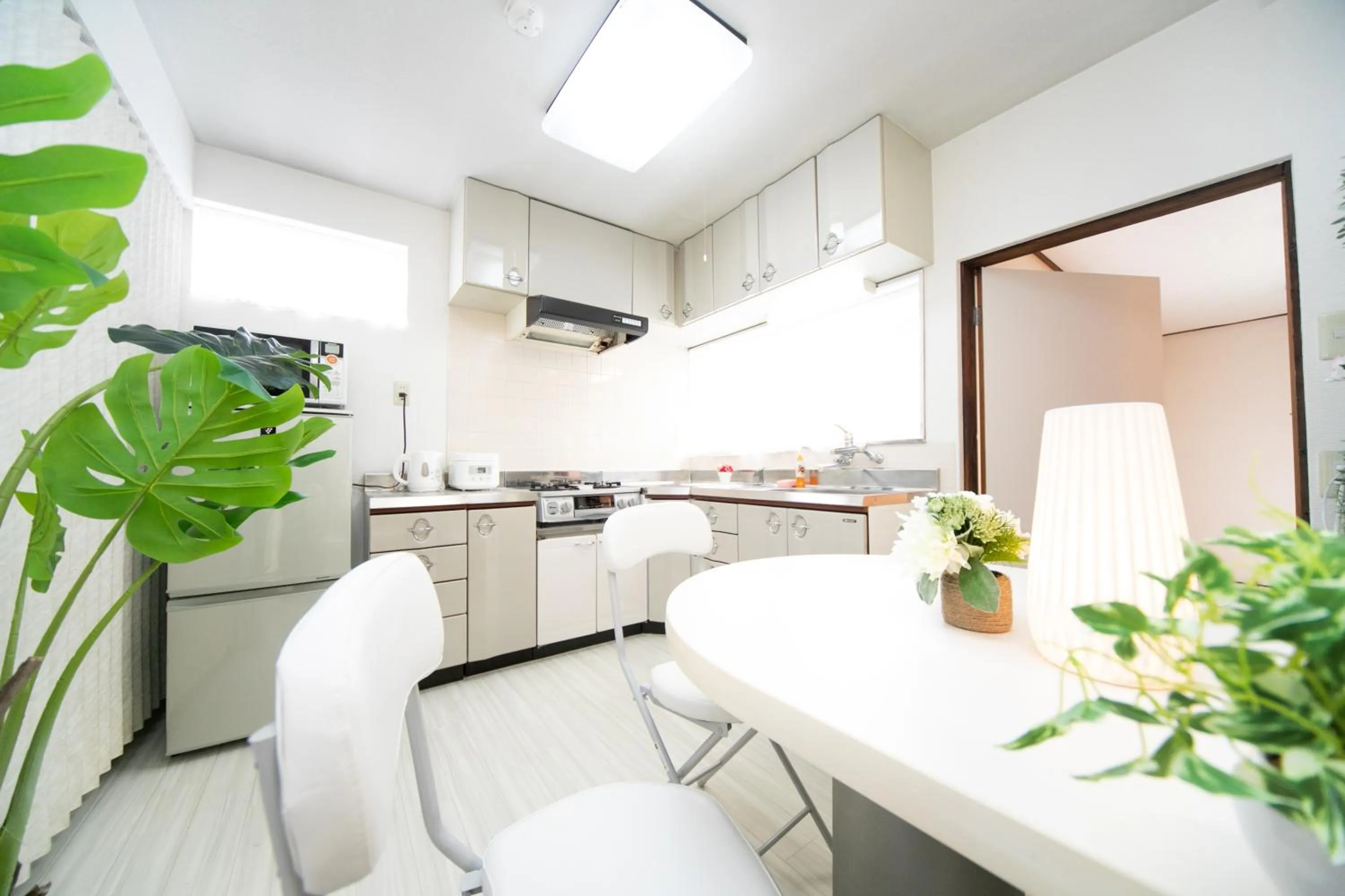 Kitchen or kitchenette in Yokkaichi Nishishinchi Hotel