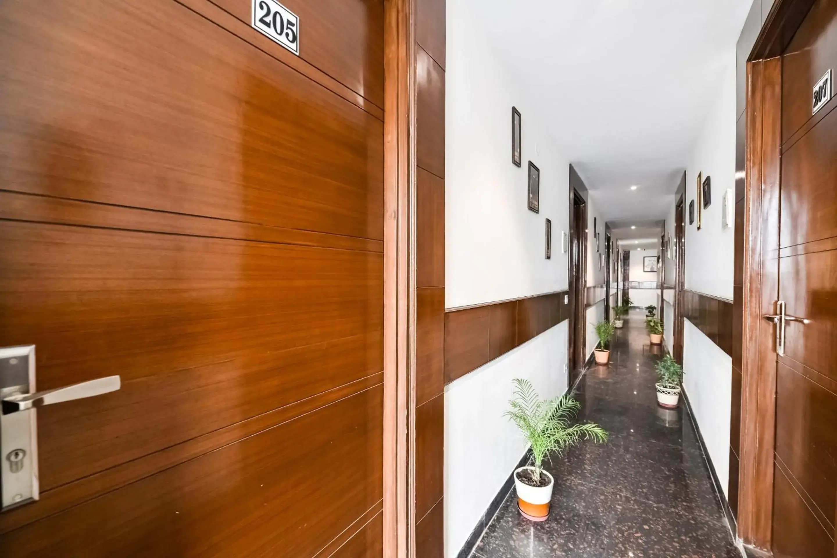 Lobby or reception in Hotel O Premium Rooms Chhatarpur Lobby or reception in Hotel O Premium Rooms Chhatarpur