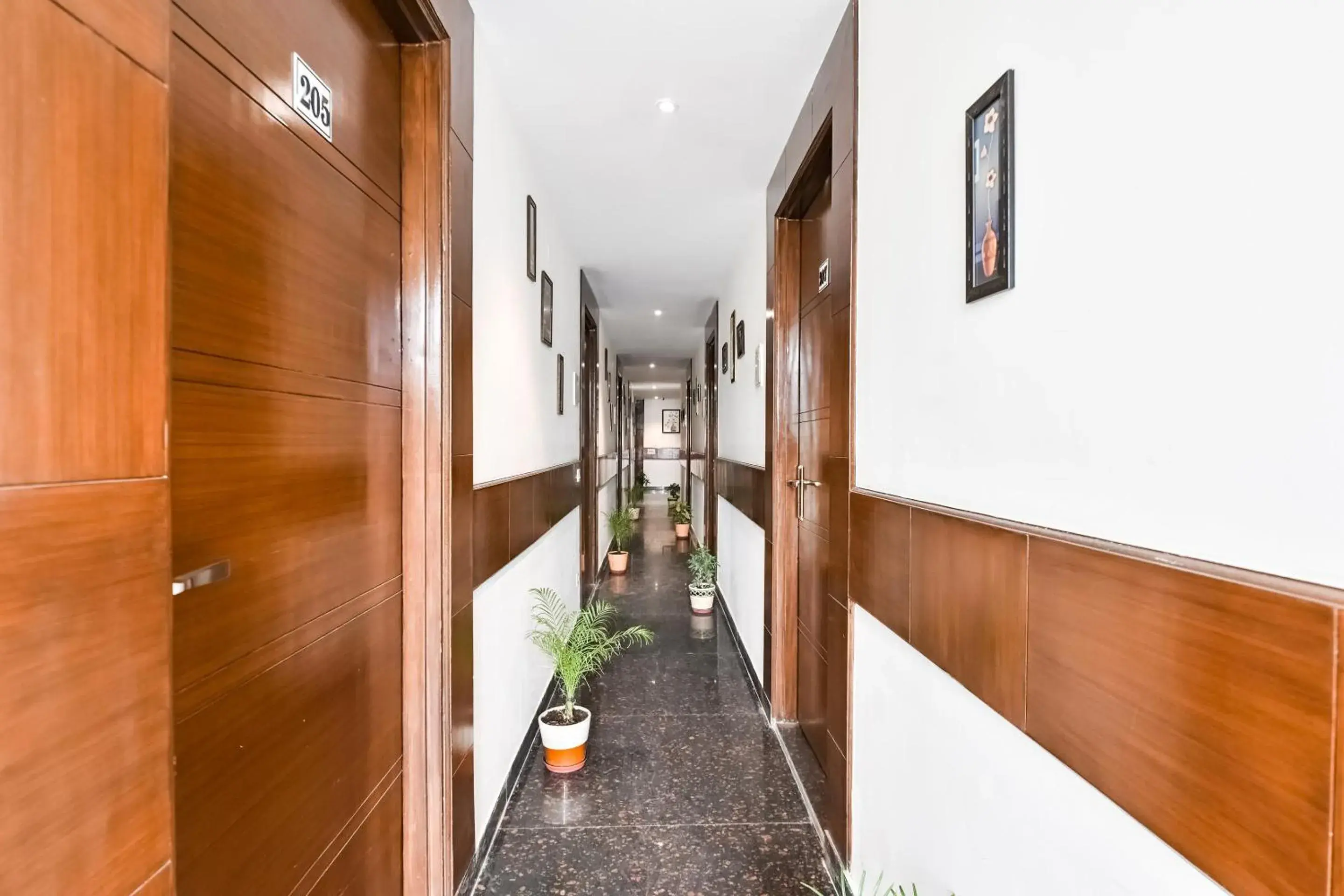 Lobby or reception in Hotel O Premium Rooms Chhatarpur Lobby or reception in Hotel O Premium Rooms Chhatarpur