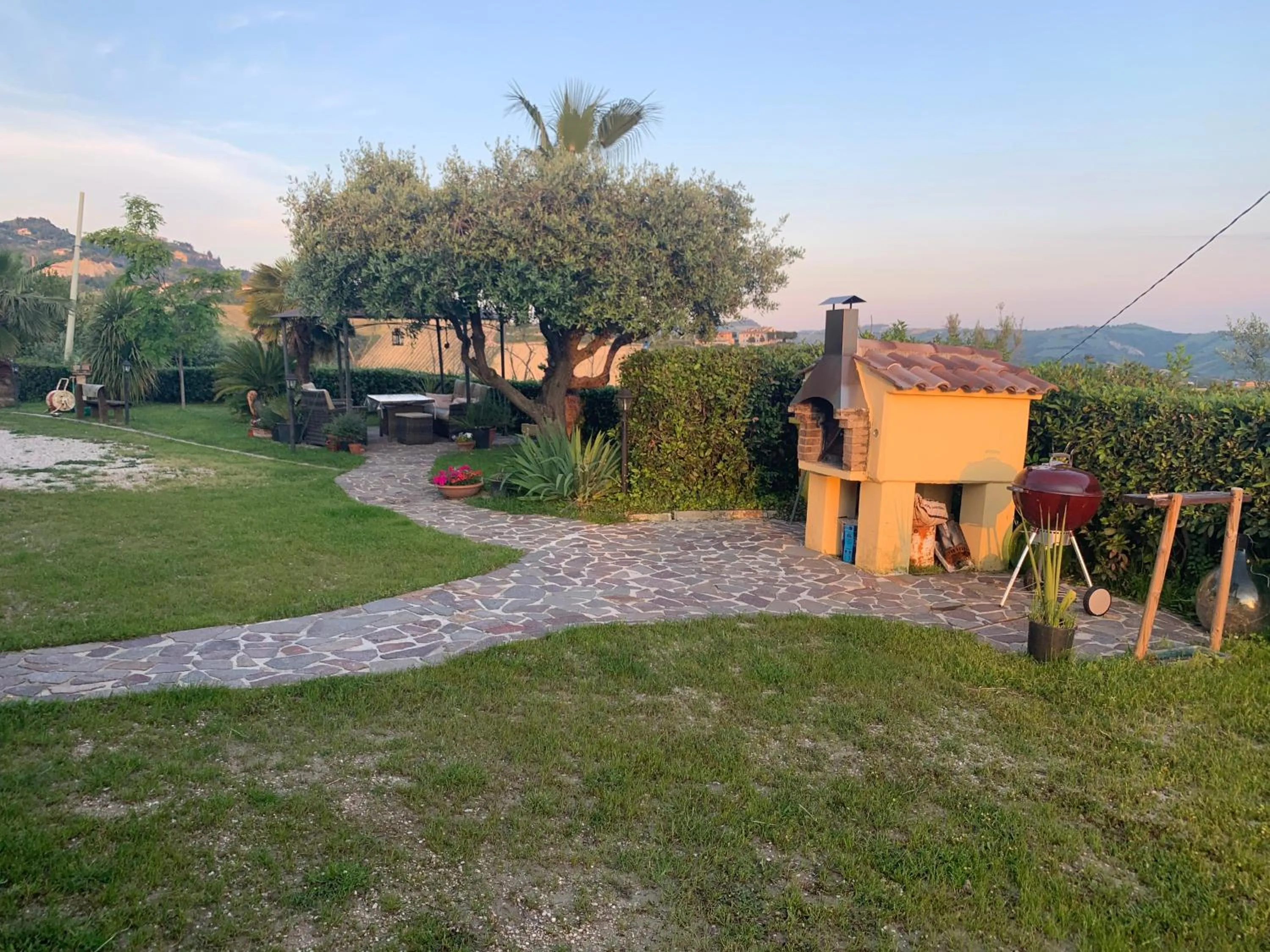 Garden view in B & B Almalù