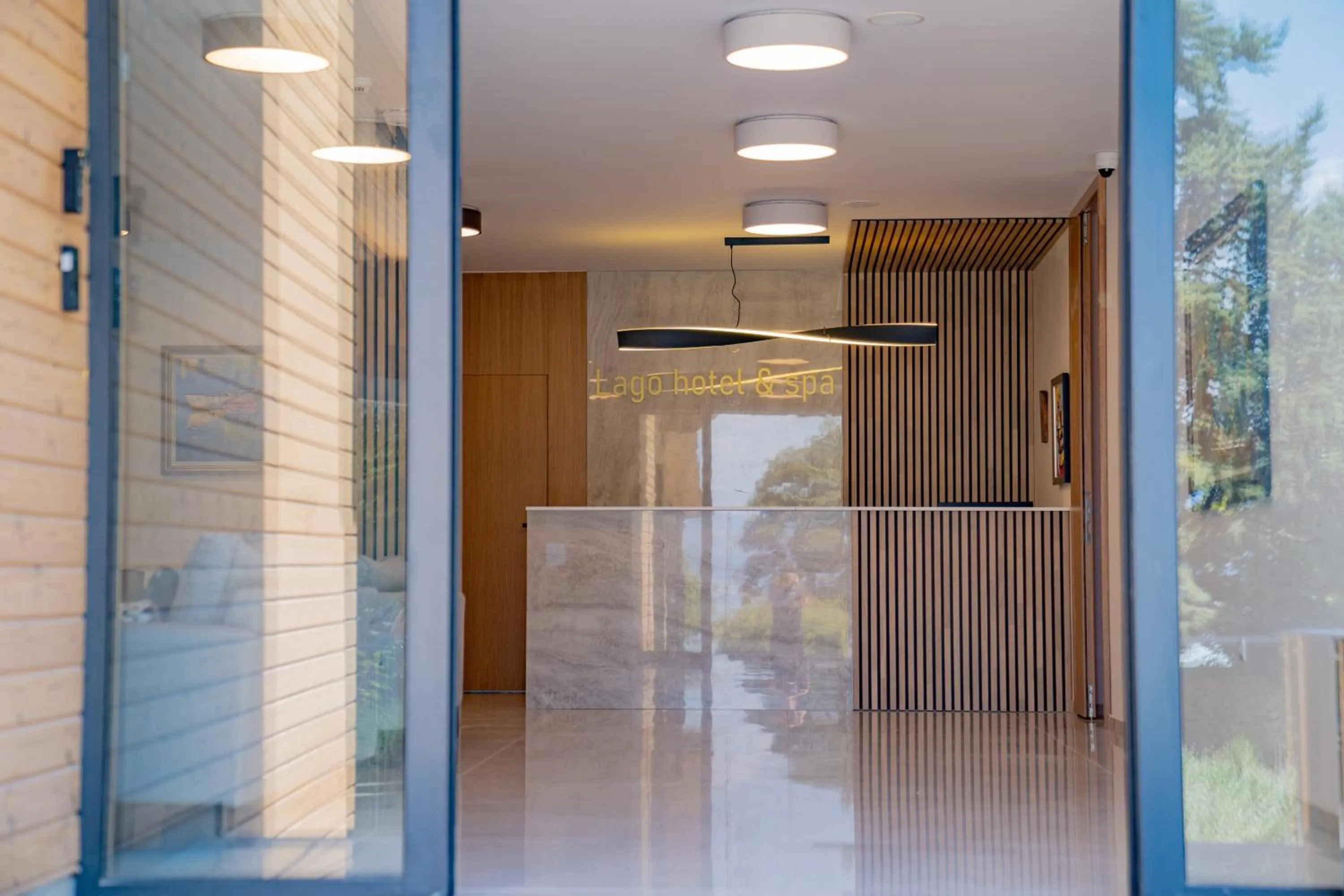 Facade/entrance in Lago Hotel