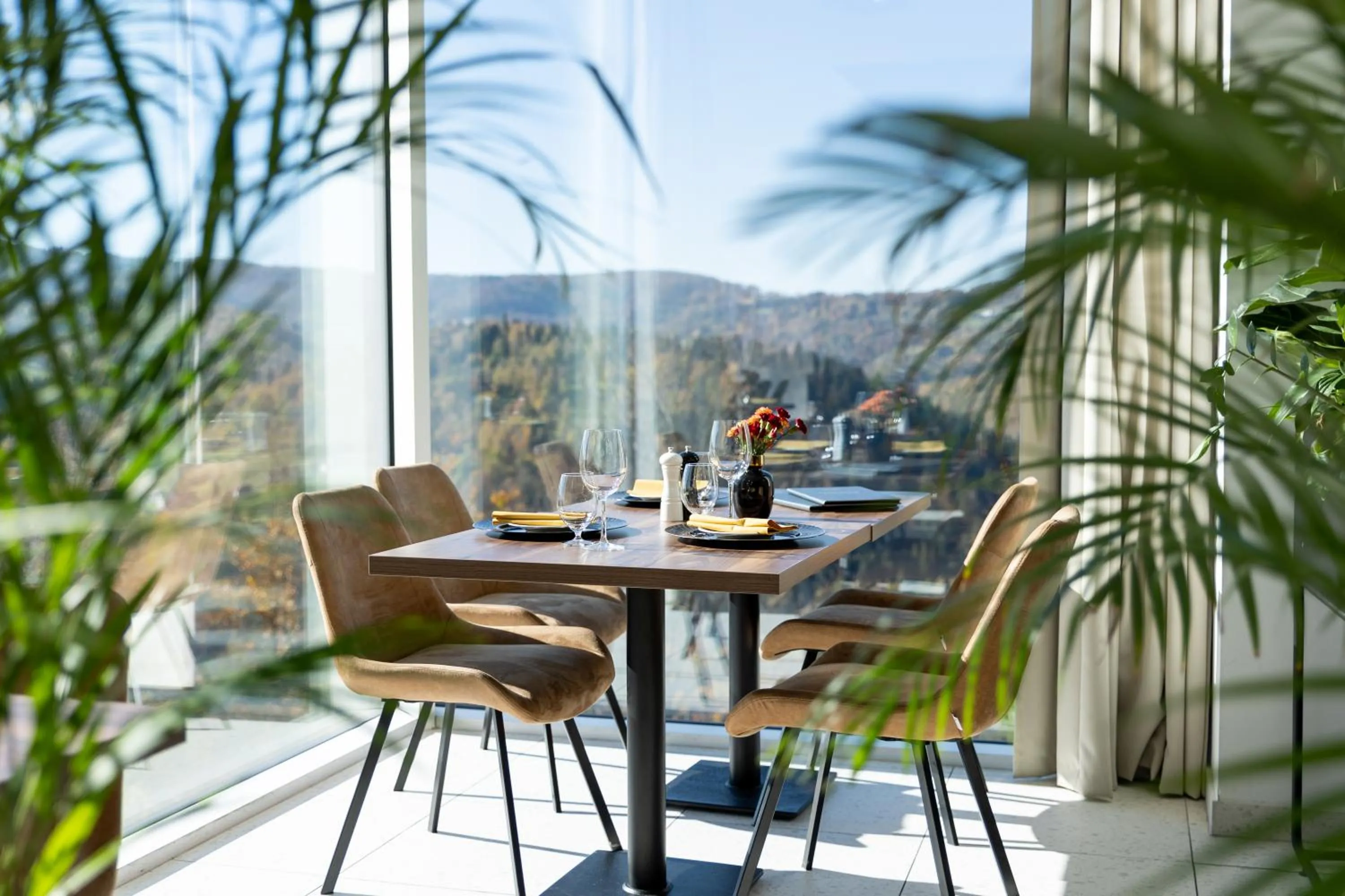 Restaurant/places to eat in Crystal Mountain Hotel Wisła