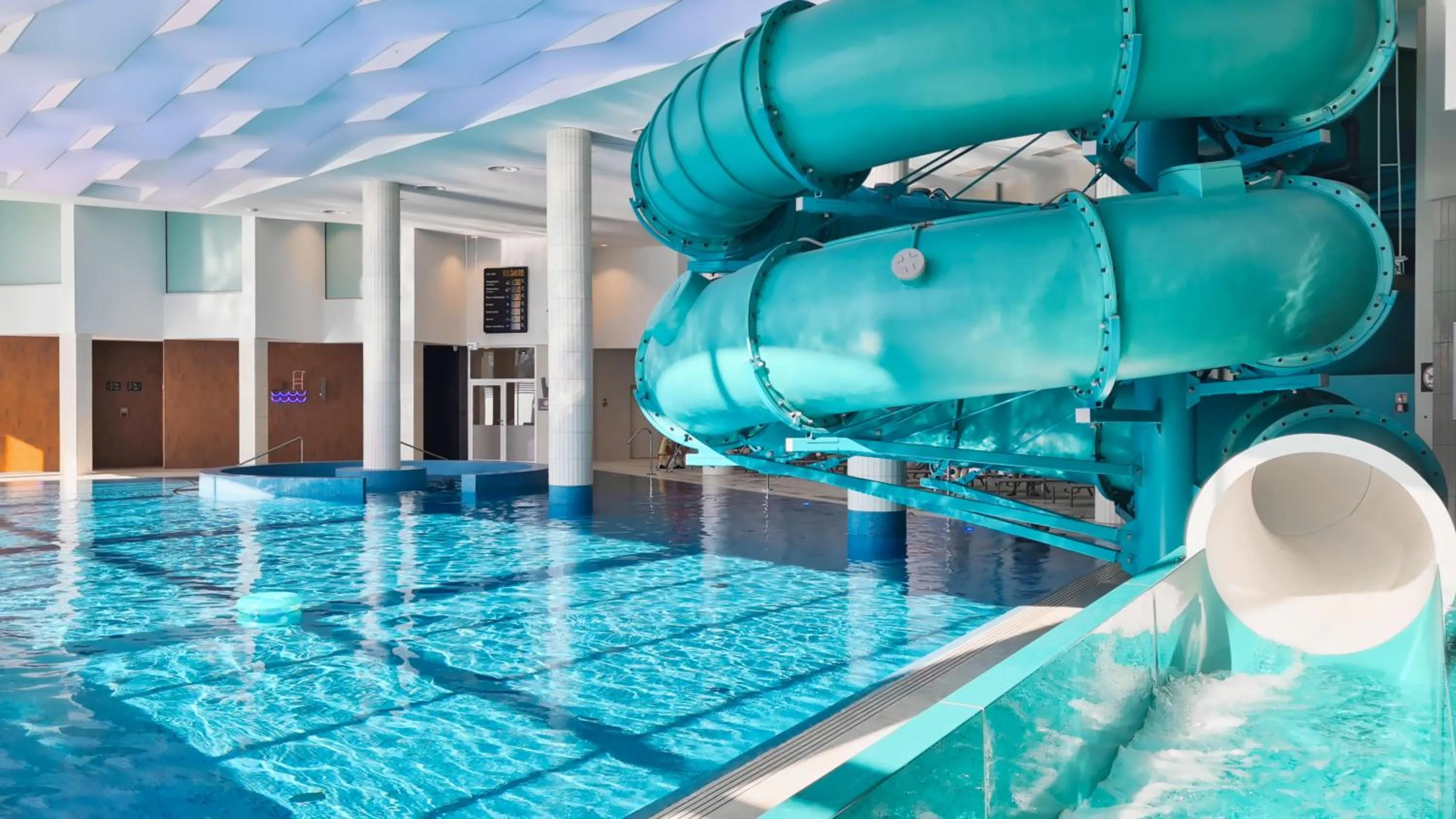 Swimming pool in Crystal Mountain Hotel Wisła