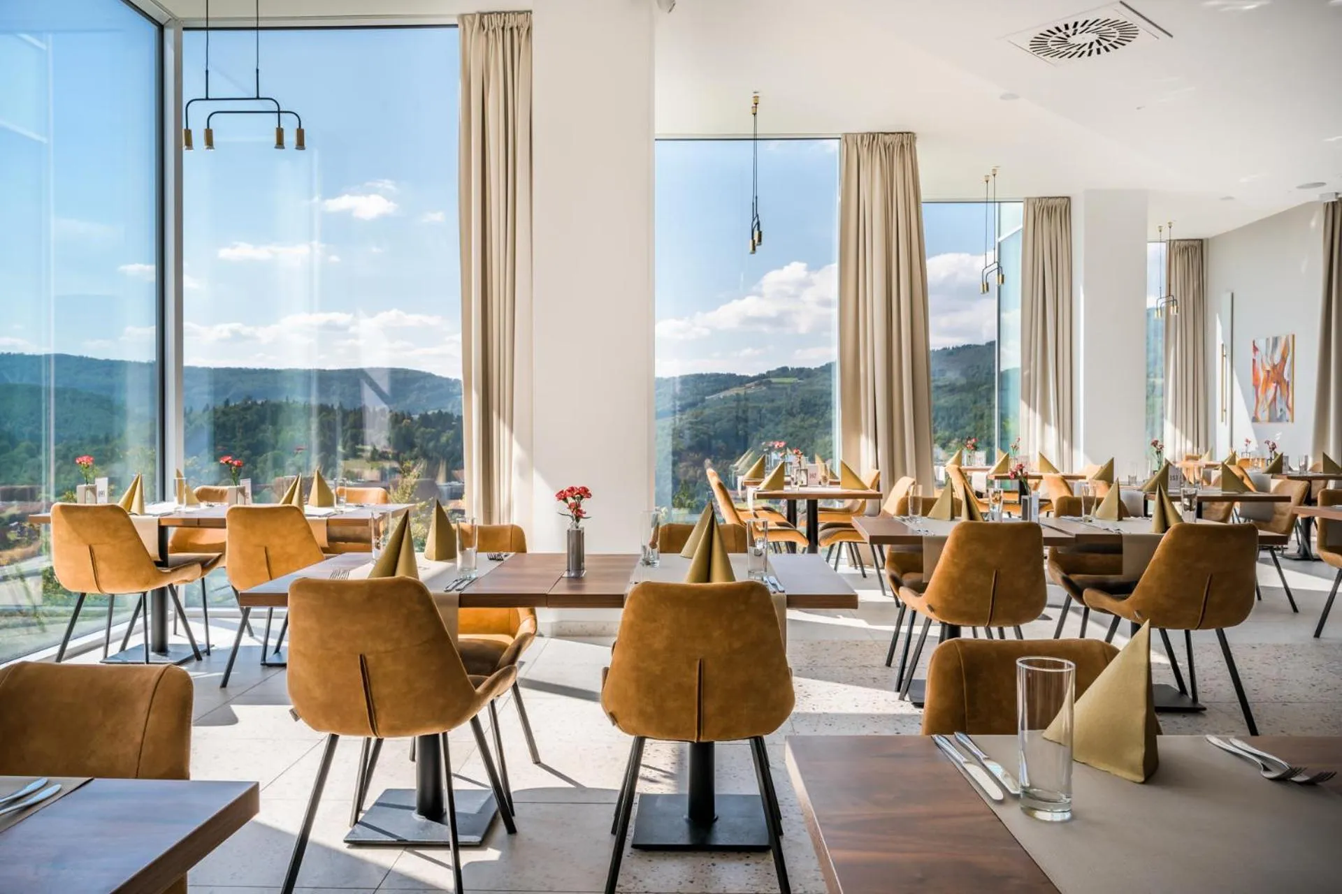 Restaurant/places to eat in Crystal Mountain Hotel Wisła