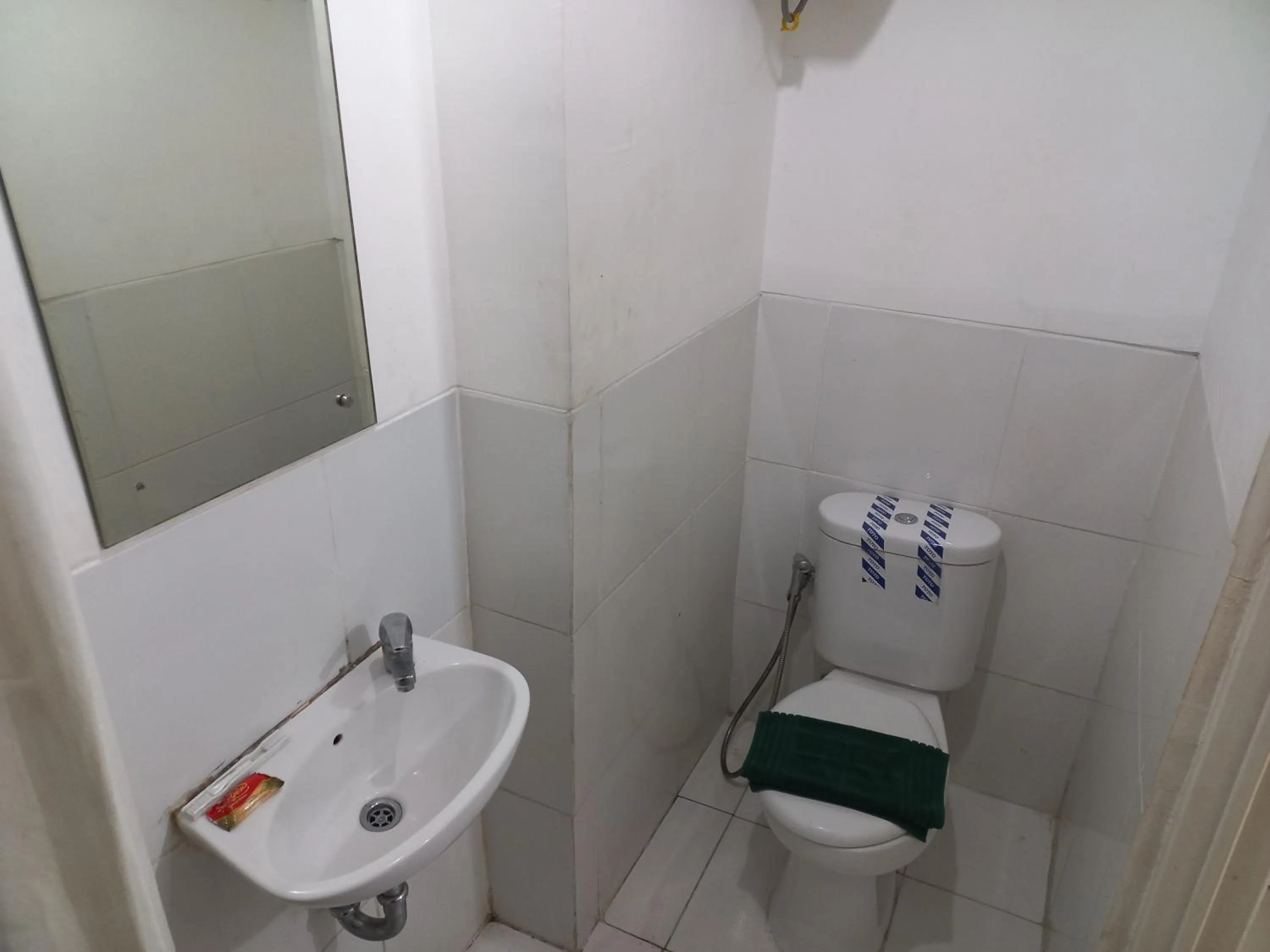 Bathroom in Nature's Room @ Aeropolis