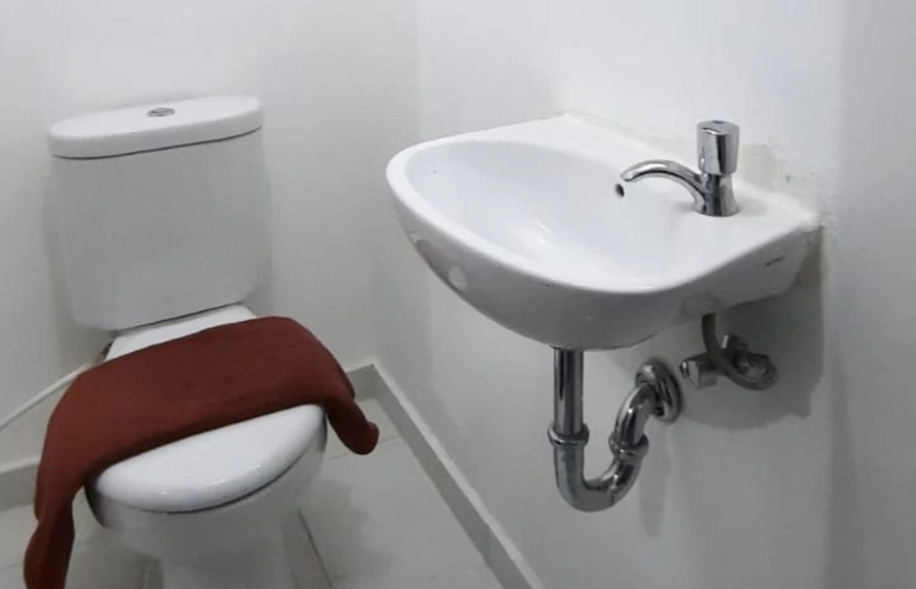 Bathroom in Nature's Room @ Aeropolis