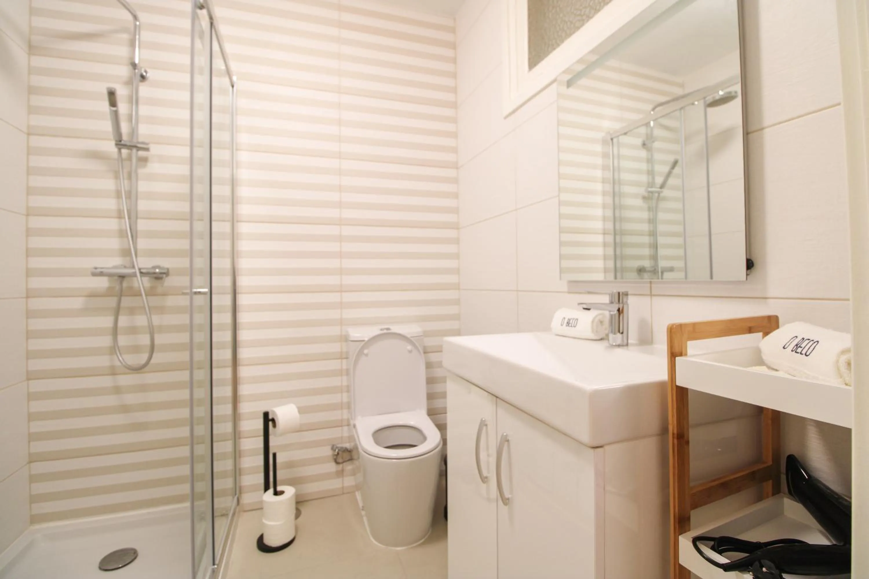 Shower in O Beco - Apartment in the Heart of the City of Viana do Castelo