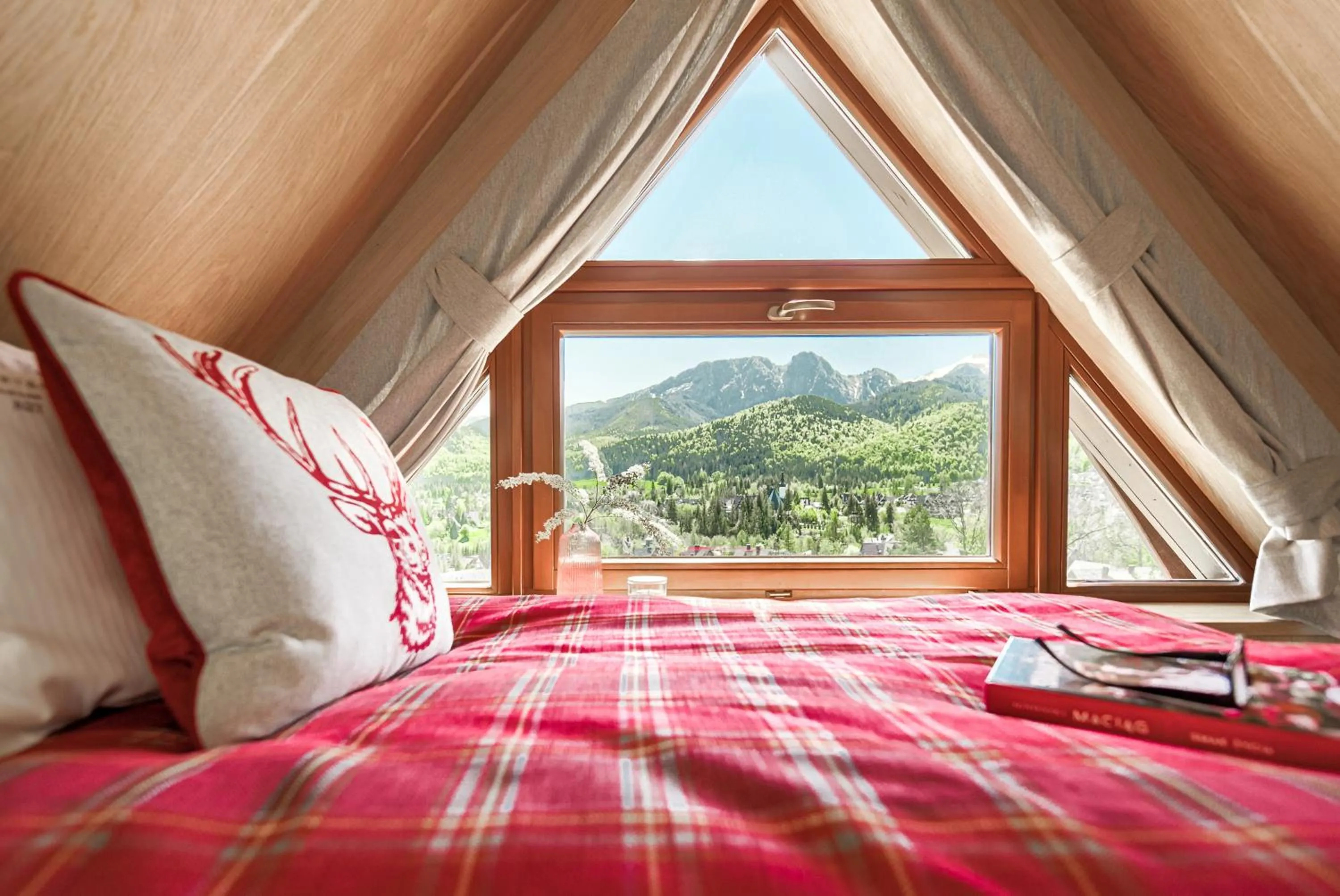 Mountain view, Bed in Tatra Resort & SPA