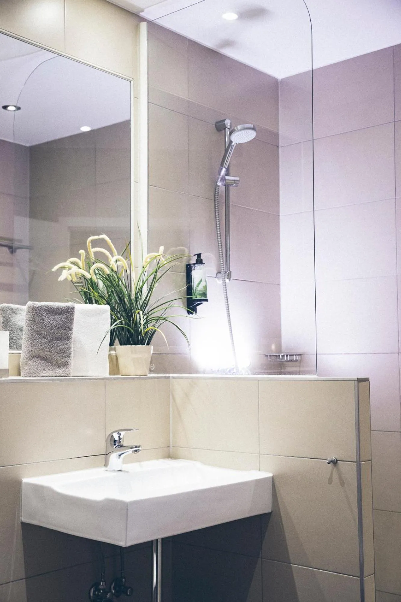 Bathroom in Gartenstadt Hotel