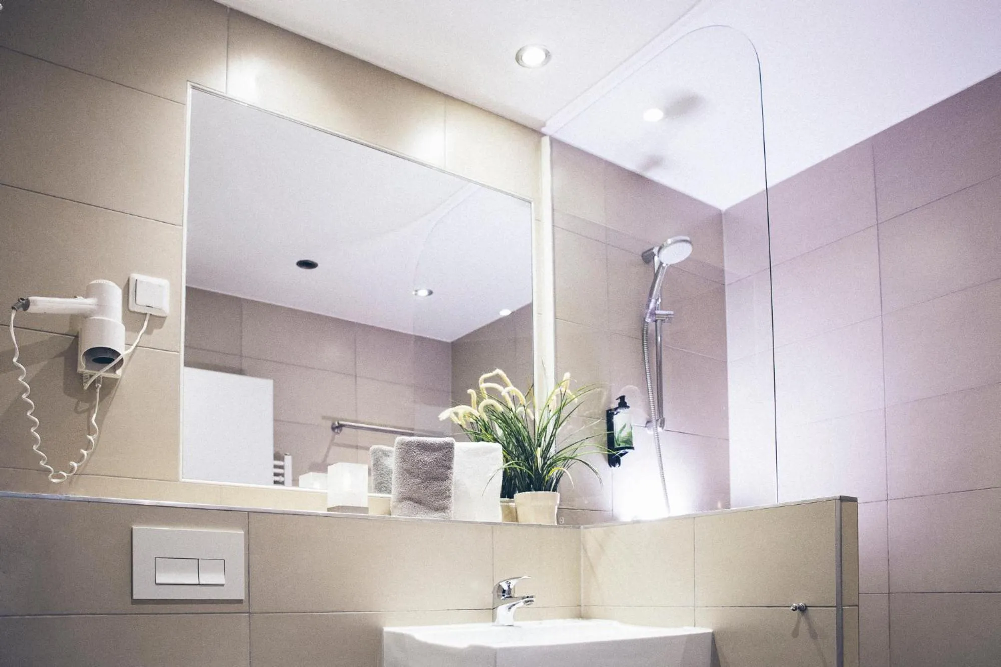 Bathroom in Gartenstadt Hotel