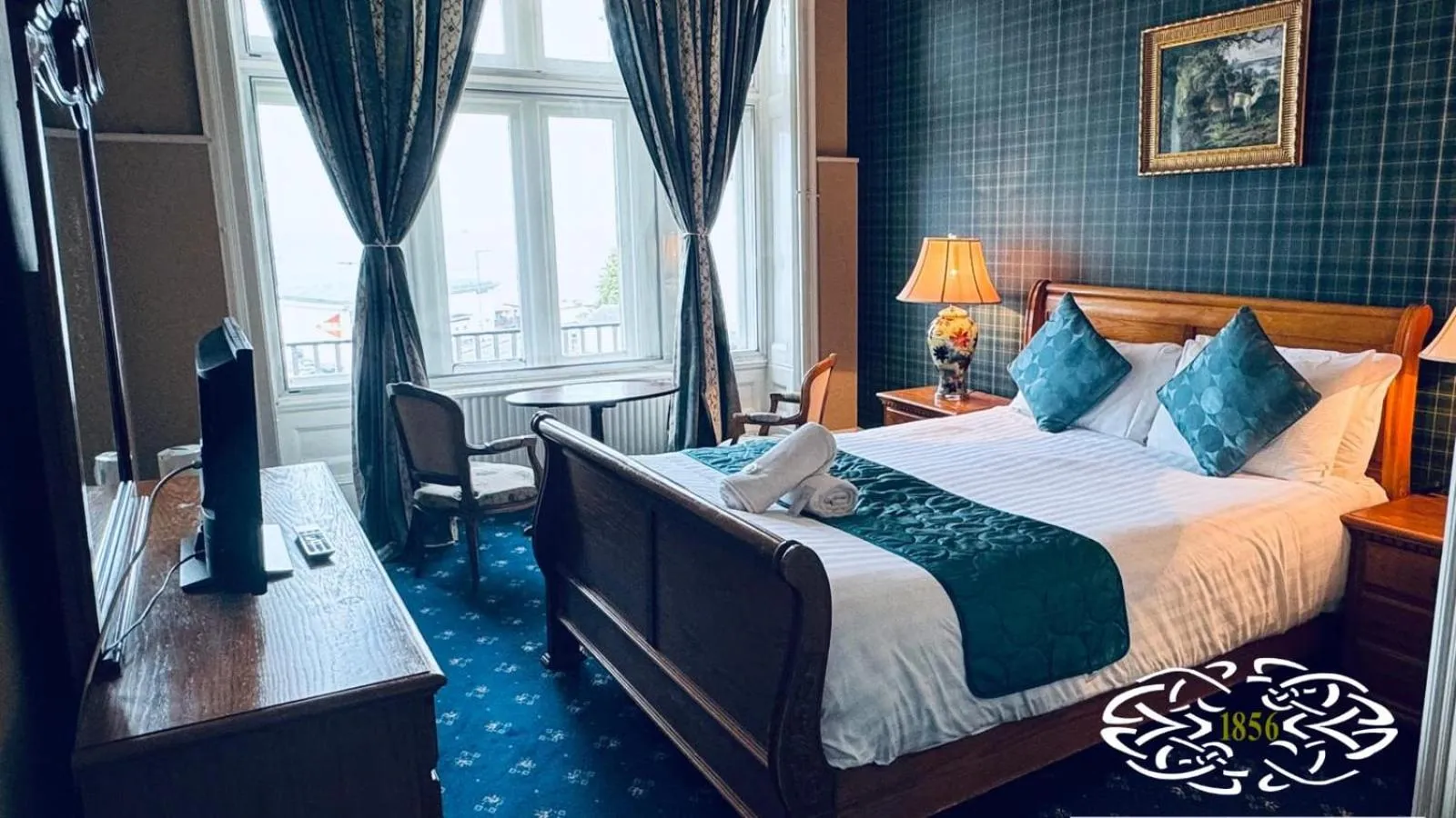 Bed in Royal Marine Hotel Dunoon