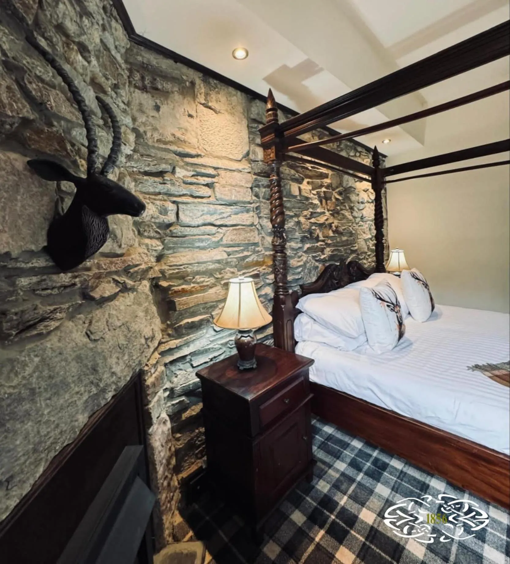 Bed in Royal Marine Hotel Dunoon