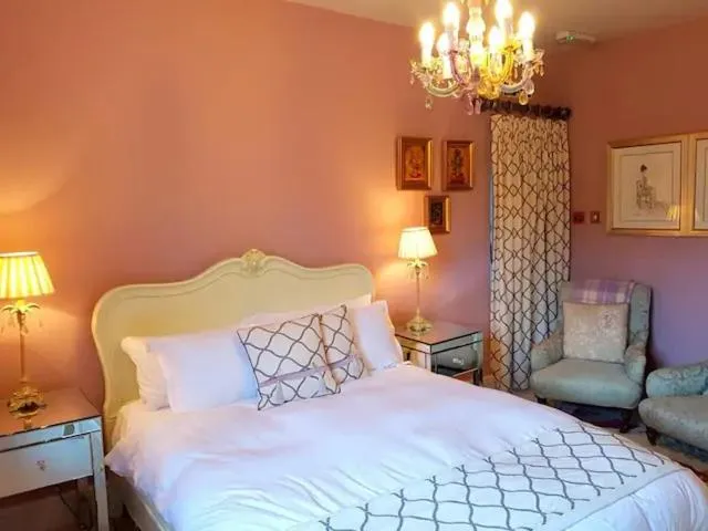 Bed in No 6 The Square Tearooms & Accommodation