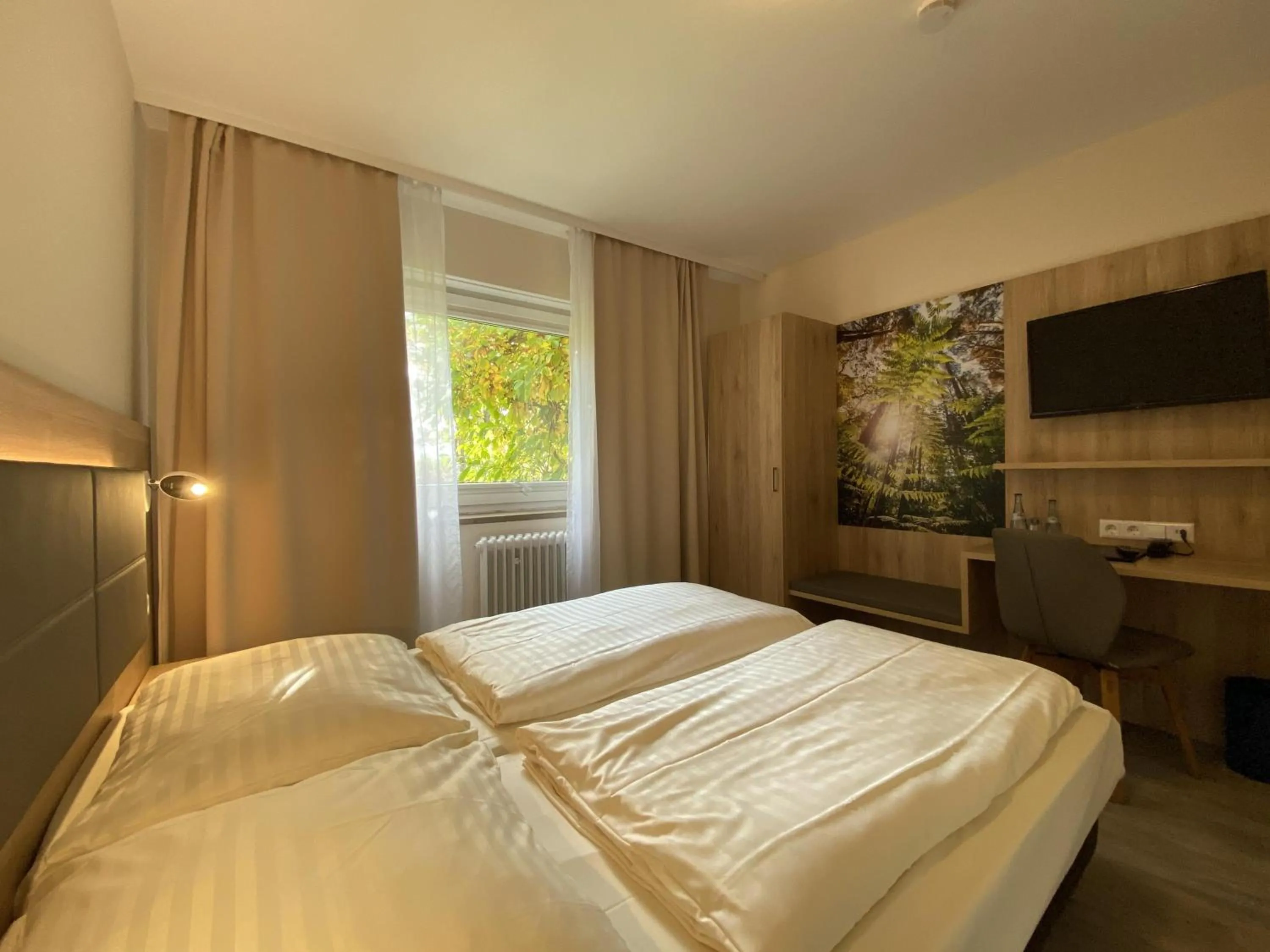 Photo of the whole room, Bed in Römerhof