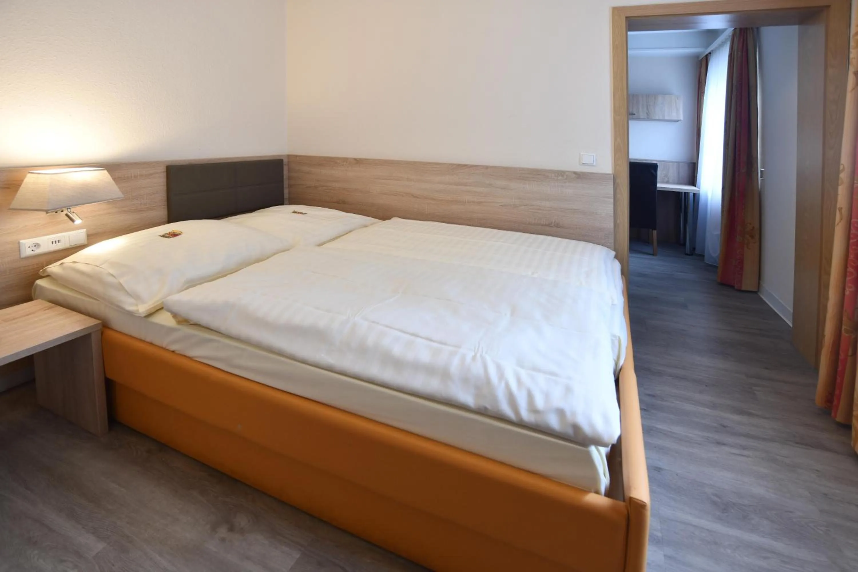 Photo of the whole room, Bed in Römerhof