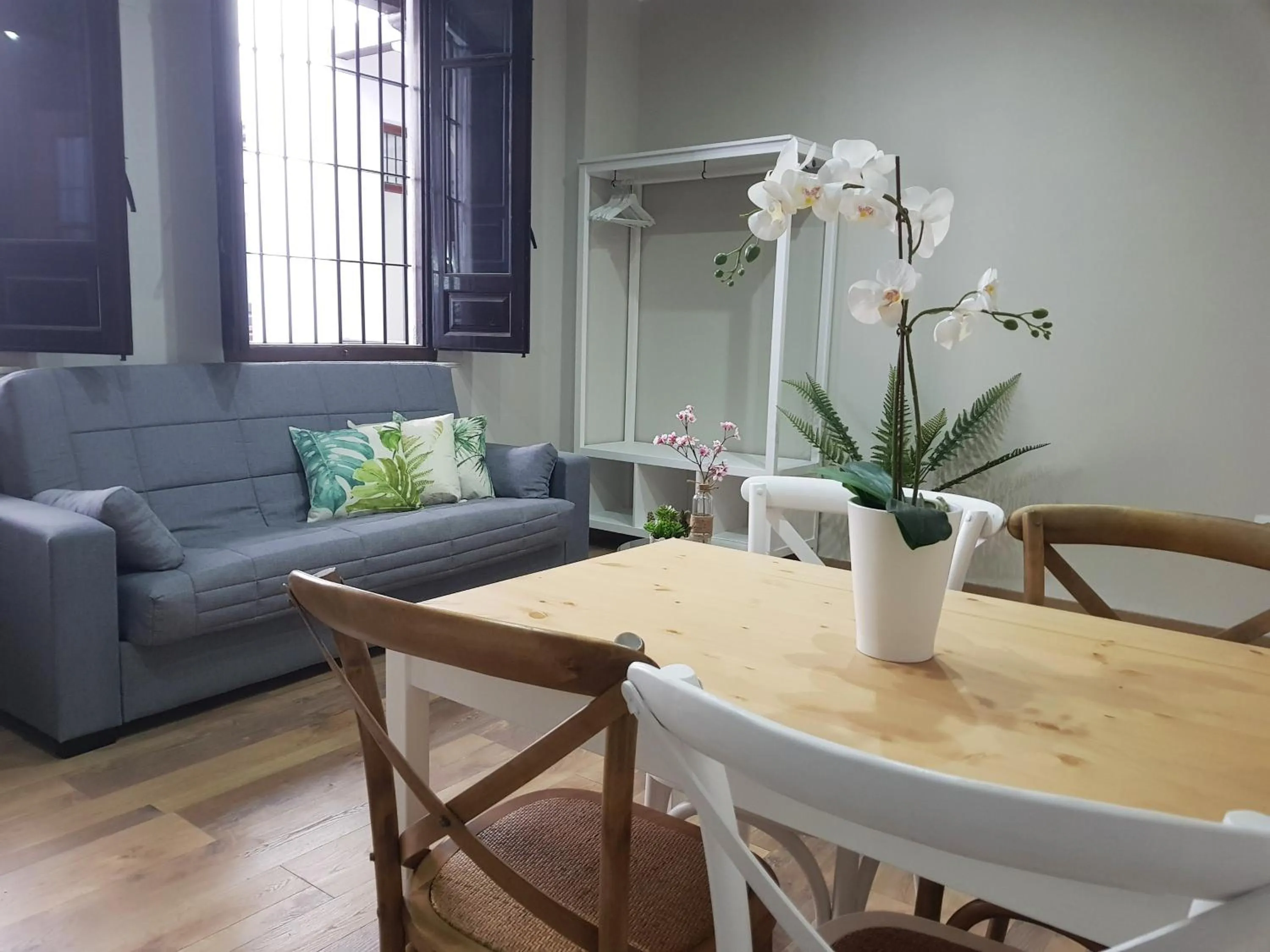 Dining area in Apartamentos Alhambra Granada 3000