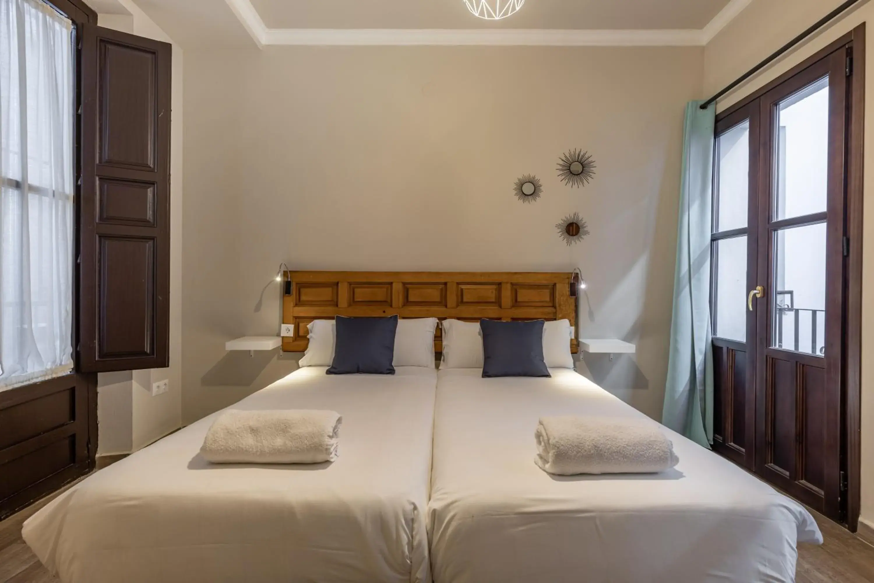 Bedroom, Bed in Apartamentos Alhambra Granada 3000 Bedroom, Bed in Apartamentos Alhambra Granada 3000