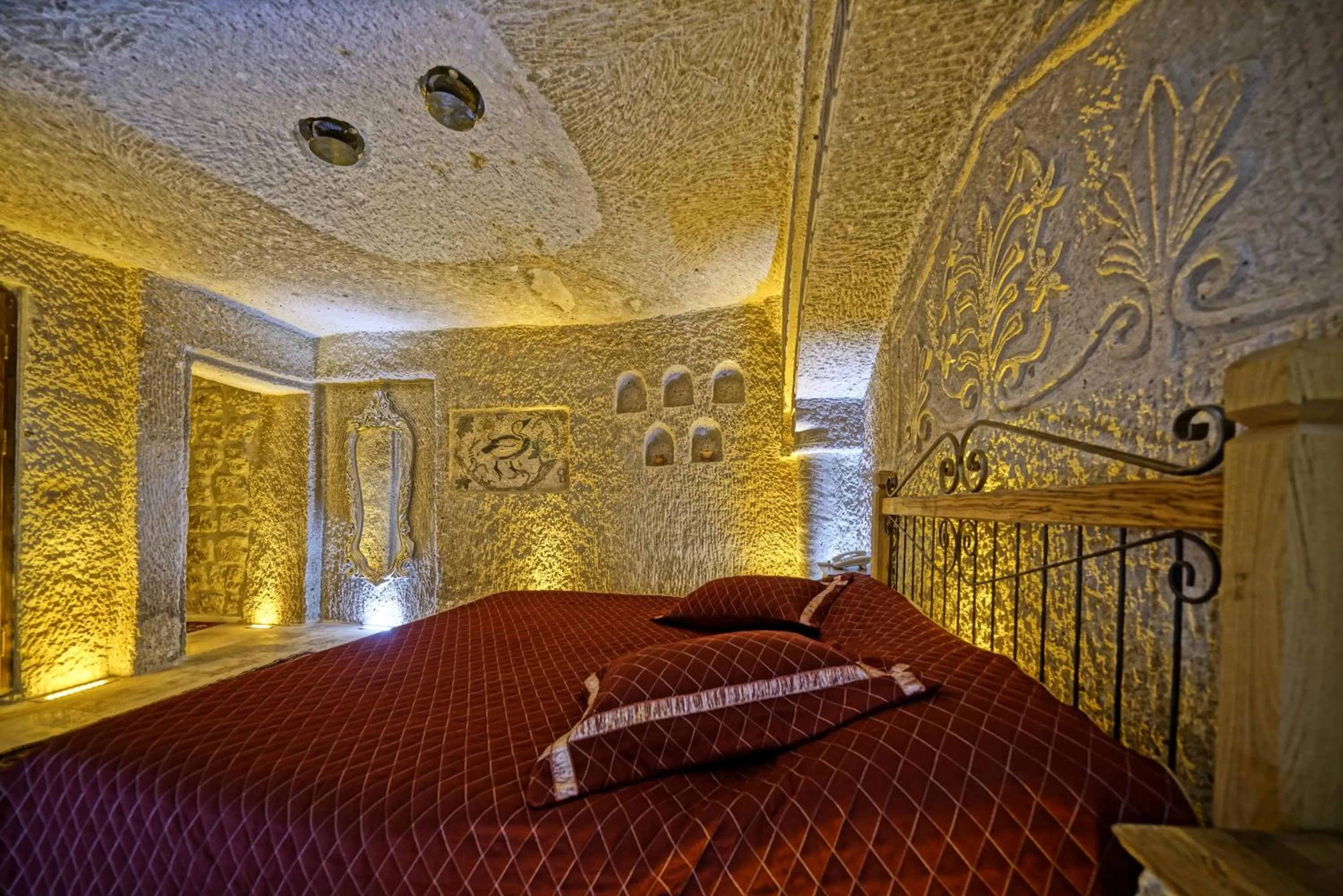 Massage, Bed in Cappadocia Cave Lodge