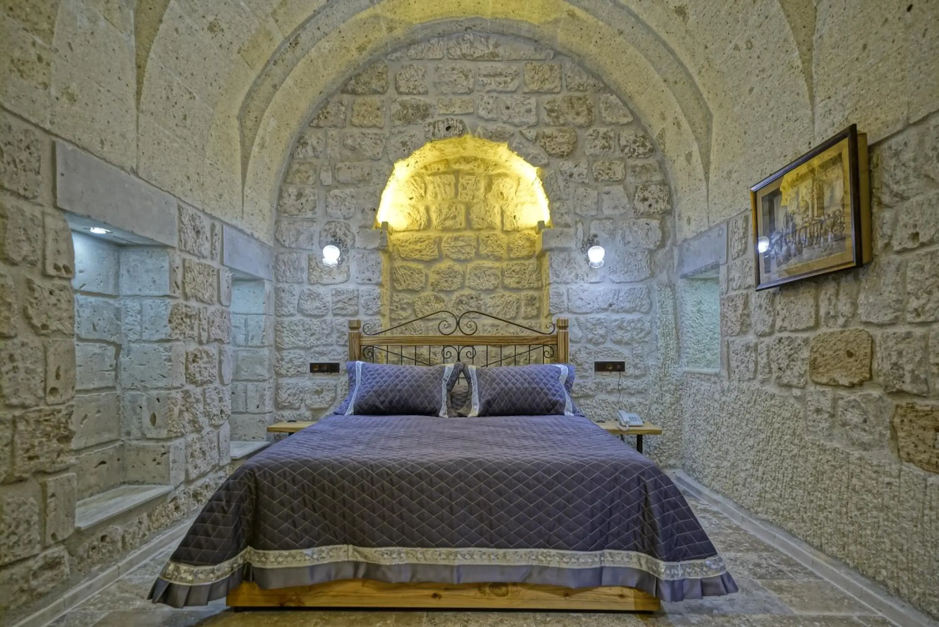 Stone Deluxe Suite in Cappadocia Cave Lodge Stone Deluxe Suite in Cappadocia Cave Lodge
