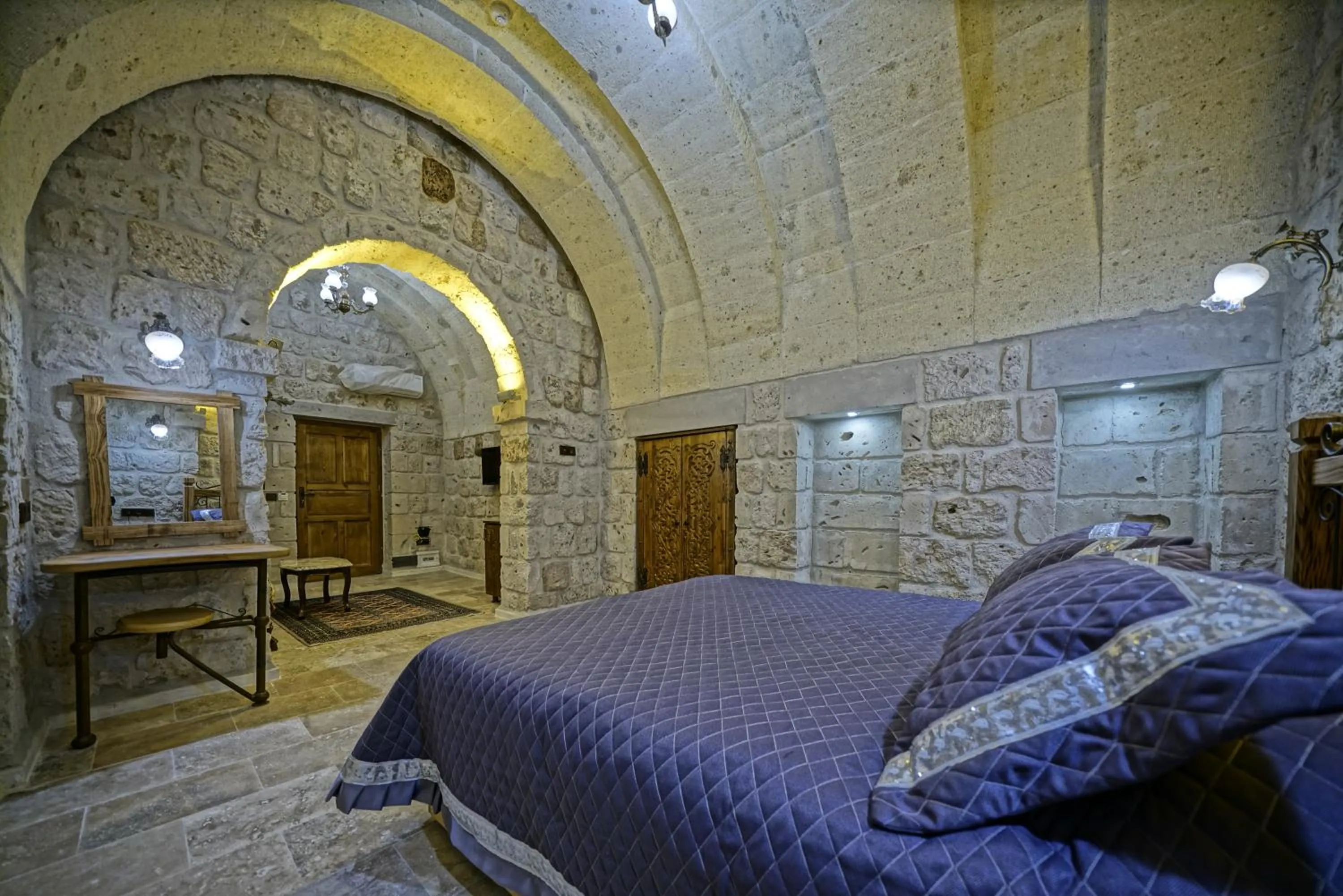 Coffee/tea facilities, Bed in Cappadocia Cave Lodge