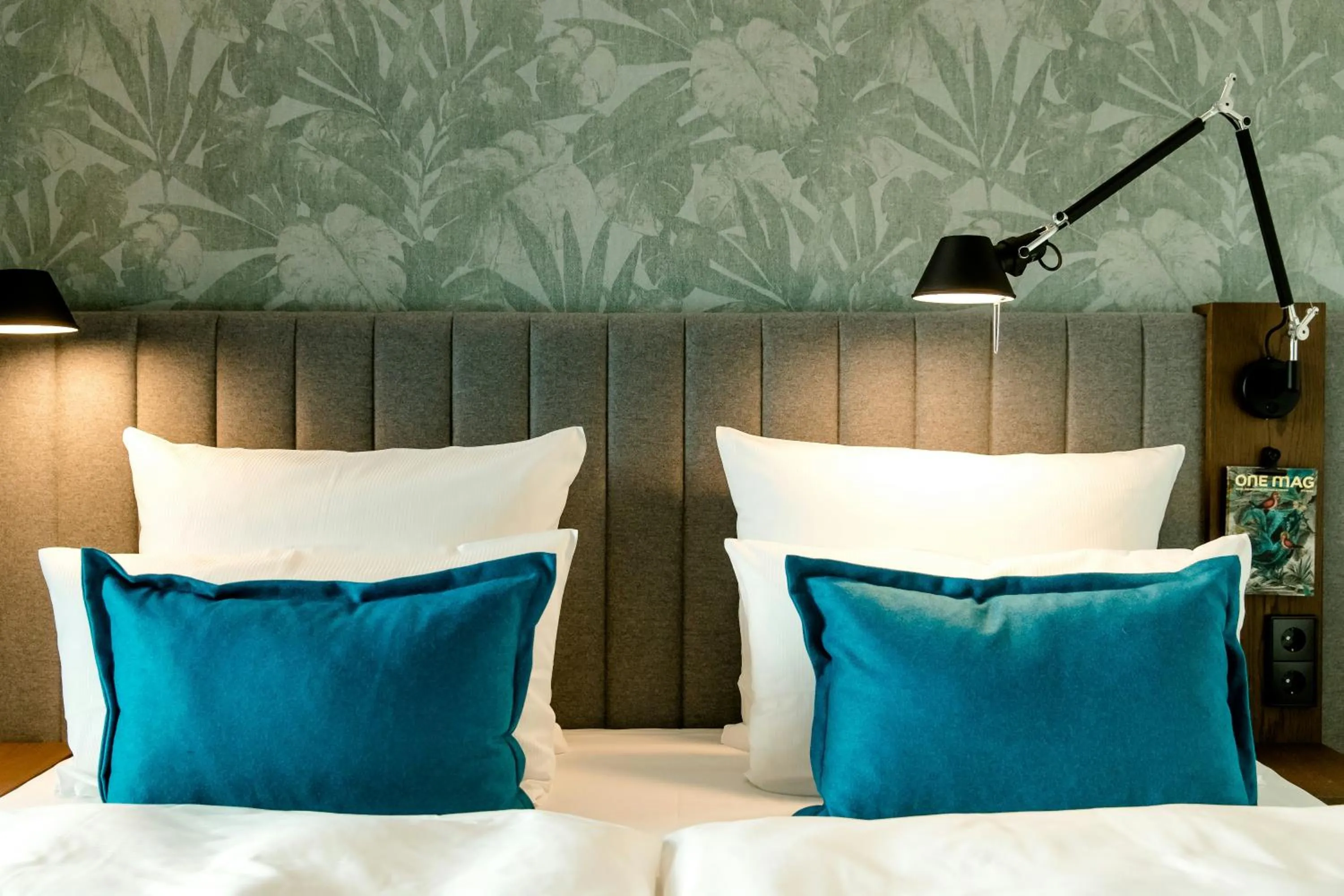 Photo of the whole room, Bed in Motel One Bonn-Hauptbahnhof