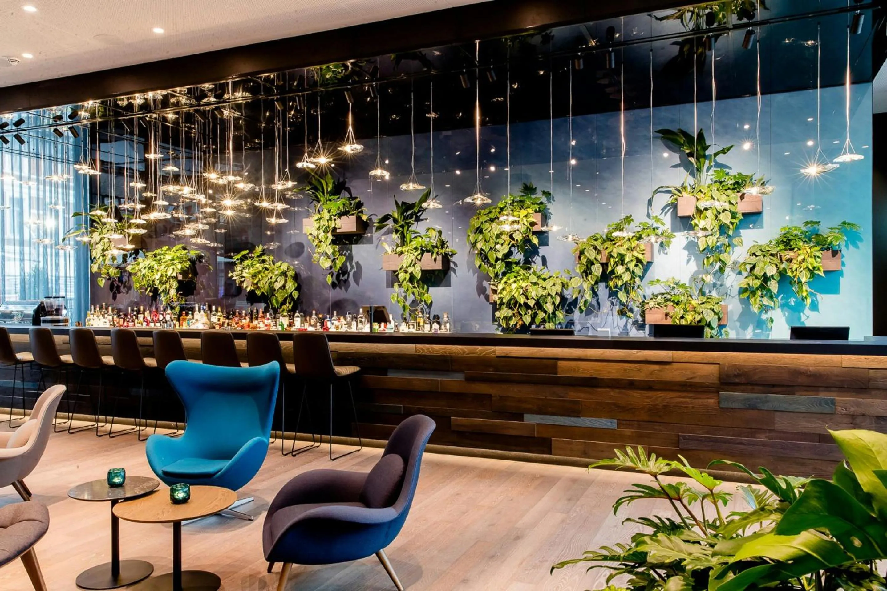 Lobby or reception in Motel One Bonn-Hauptbahnhof