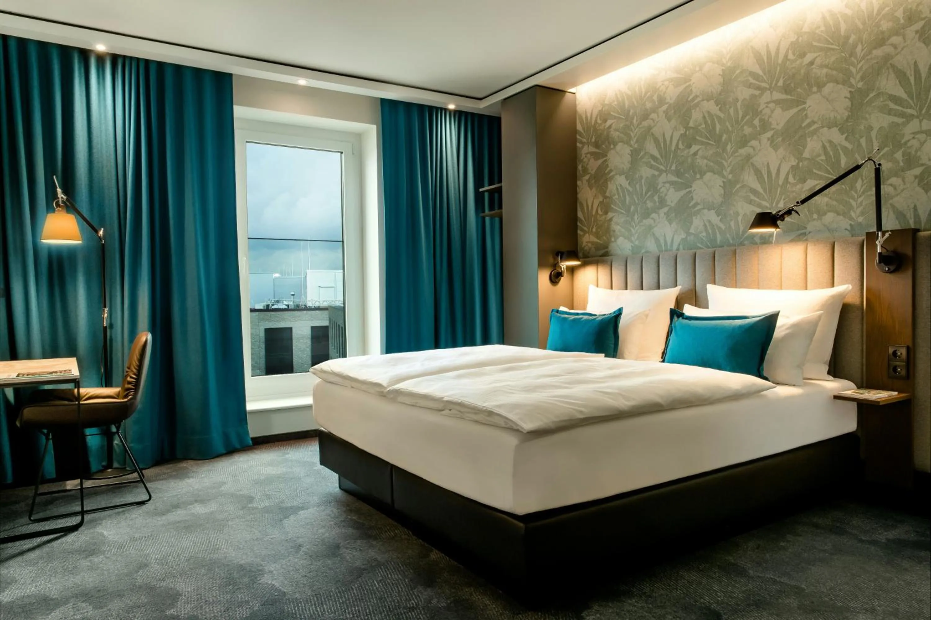Photo of the whole room, Bed in Motel One Bonn-Hauptbahnhof