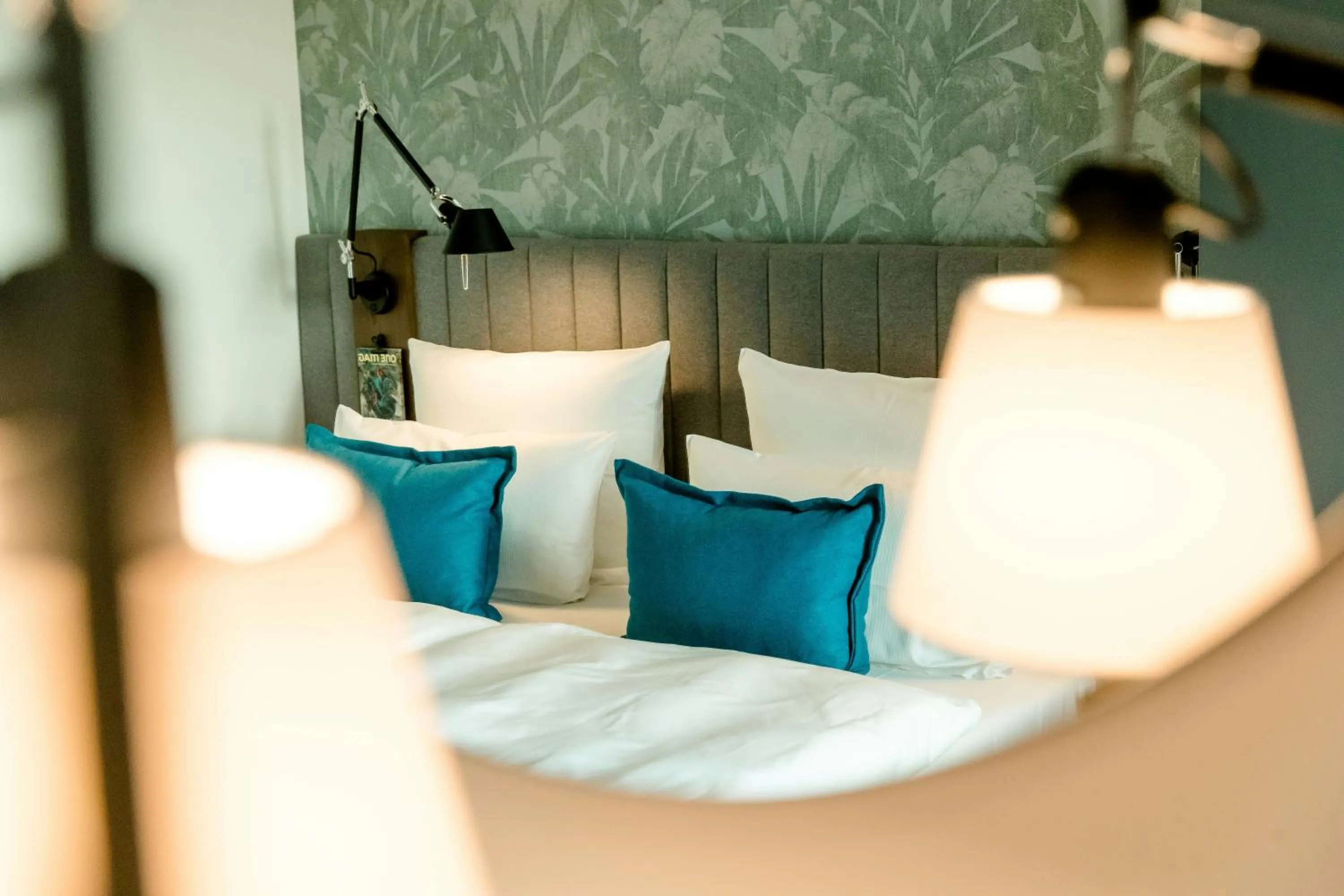Photo of the whole room in Motel One Bonn-Hauptbahnhof