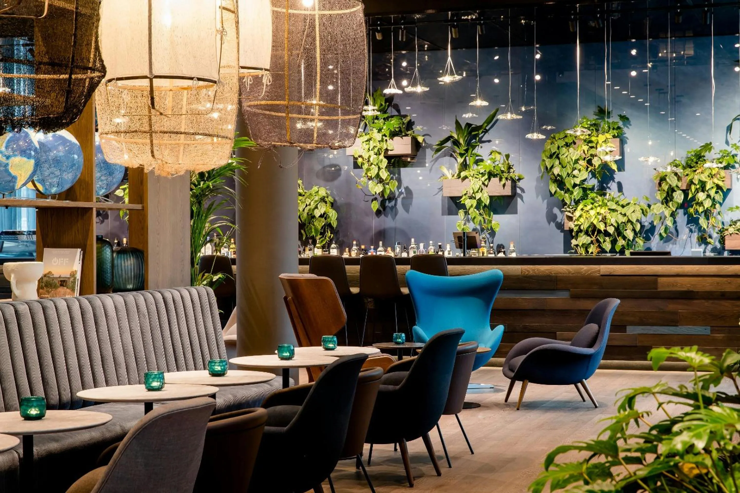 Lounge or bar in Motel One Bonn-Hauptbahnhof