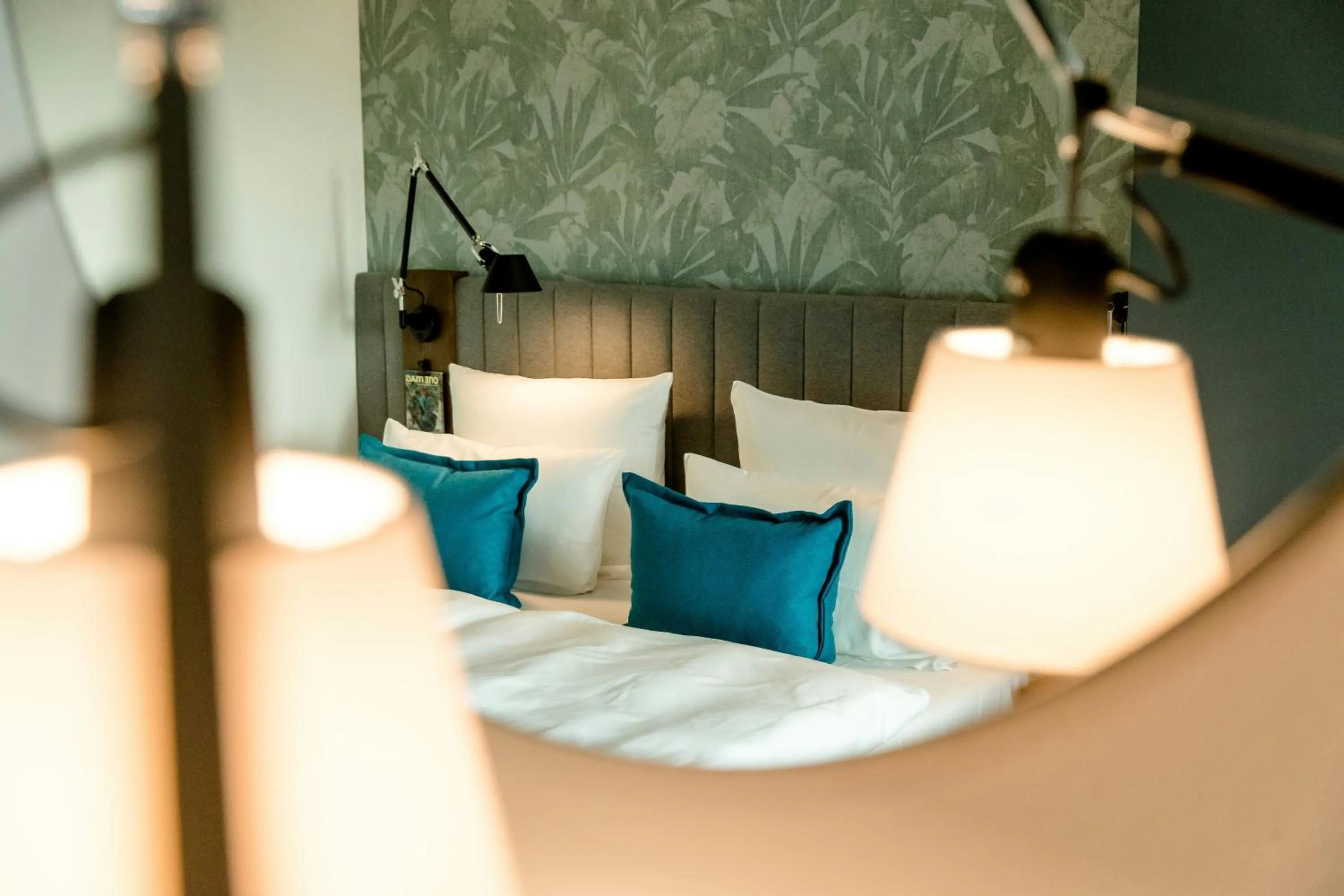 Photo of the whole room in Motel One Bonn-Hauptbahnhof